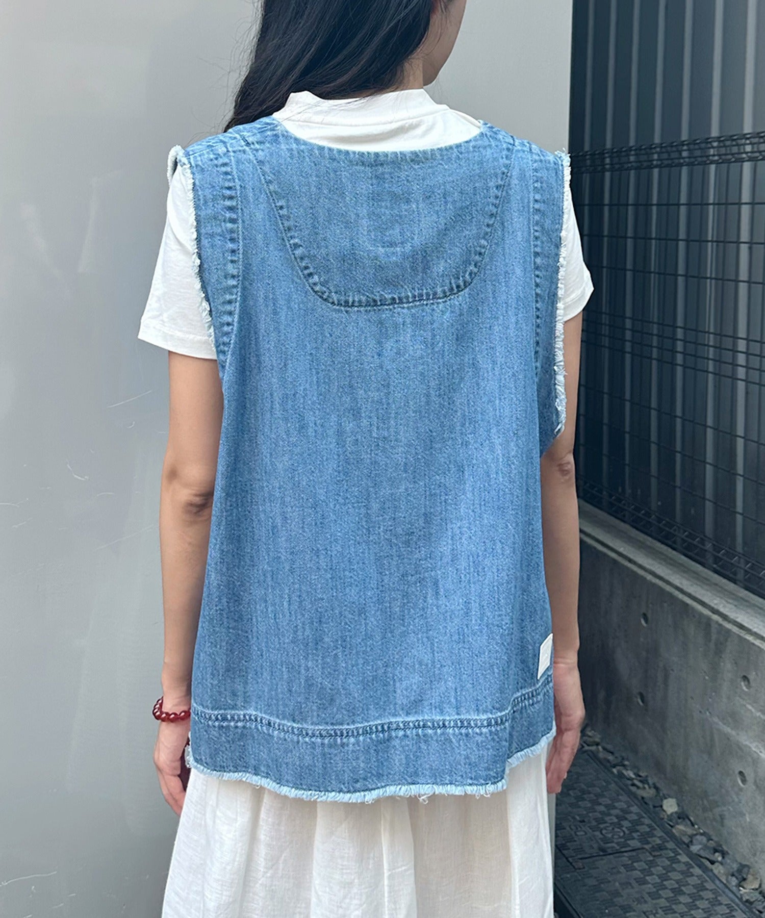 Cut-Off Fringe Nuance Denim Vest