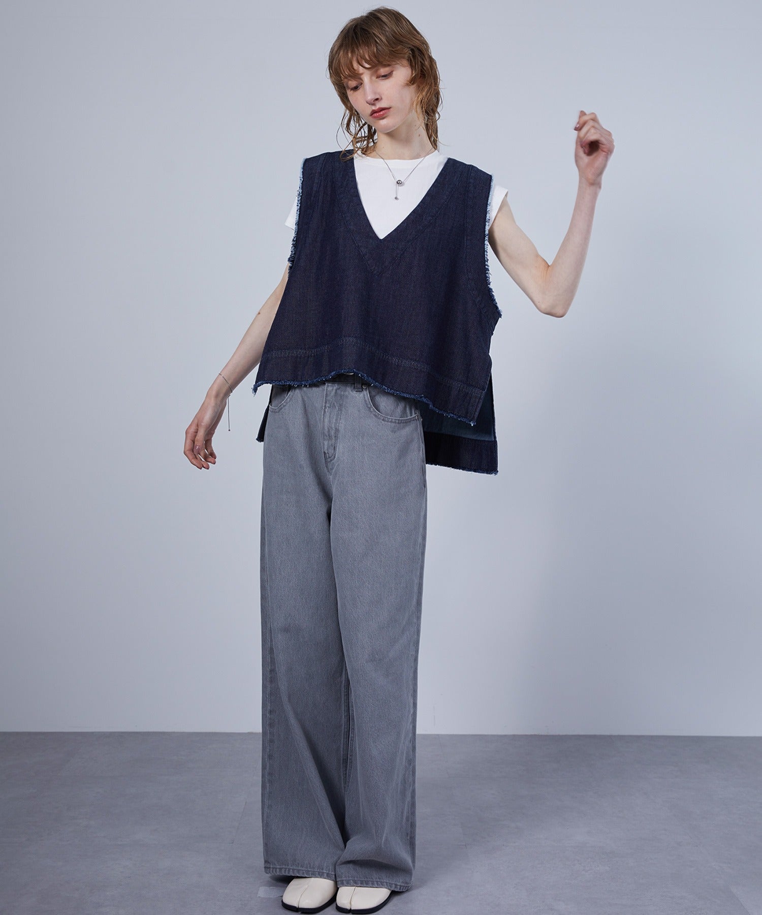 Cut-Off Fringe Nuance Denim Vest