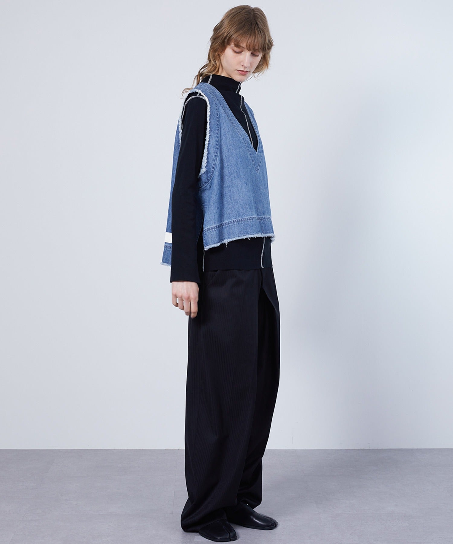 Cut-Off Fringe Nuance Denim Vest