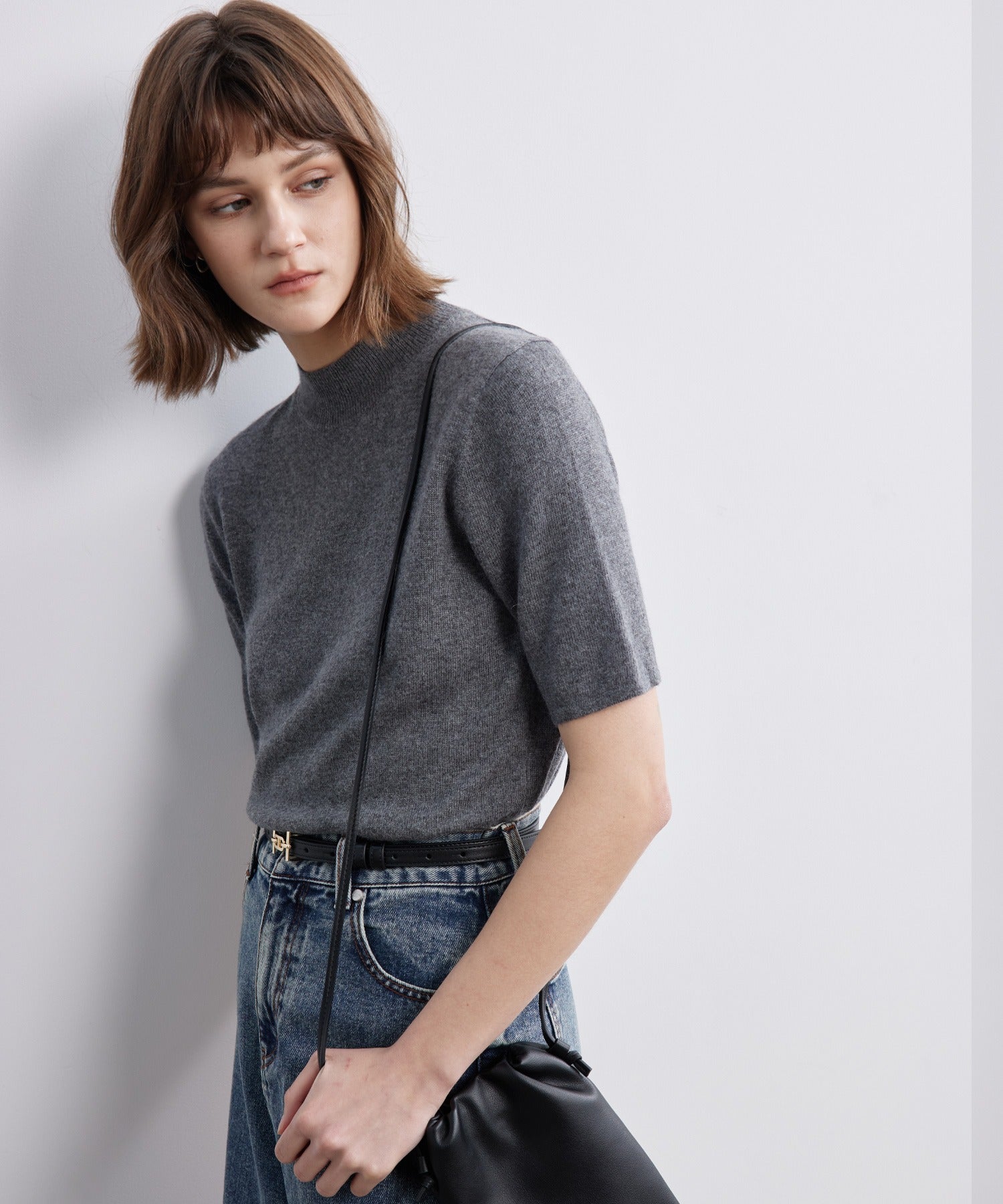 Crew Neck Fitted Knit T-Shirt / Pullover