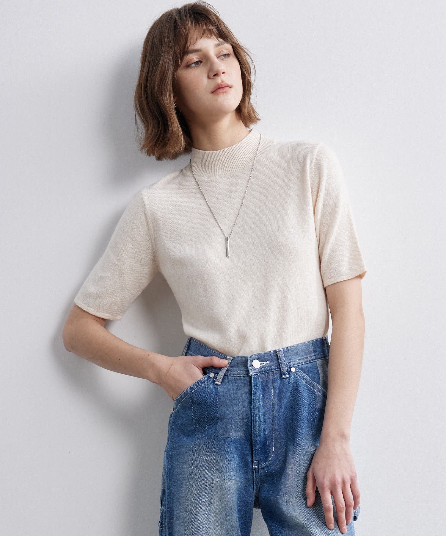 Crew Neck Fitted Knit T-Shirt / Pullover