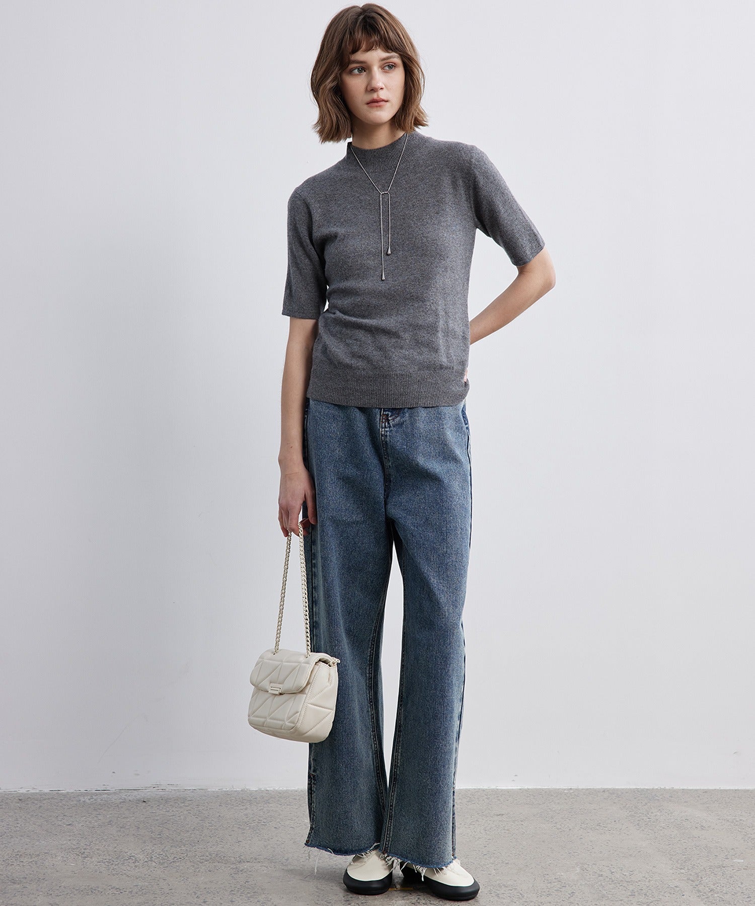 Crew Neck Fitted Knit T-Shirt / Pullover