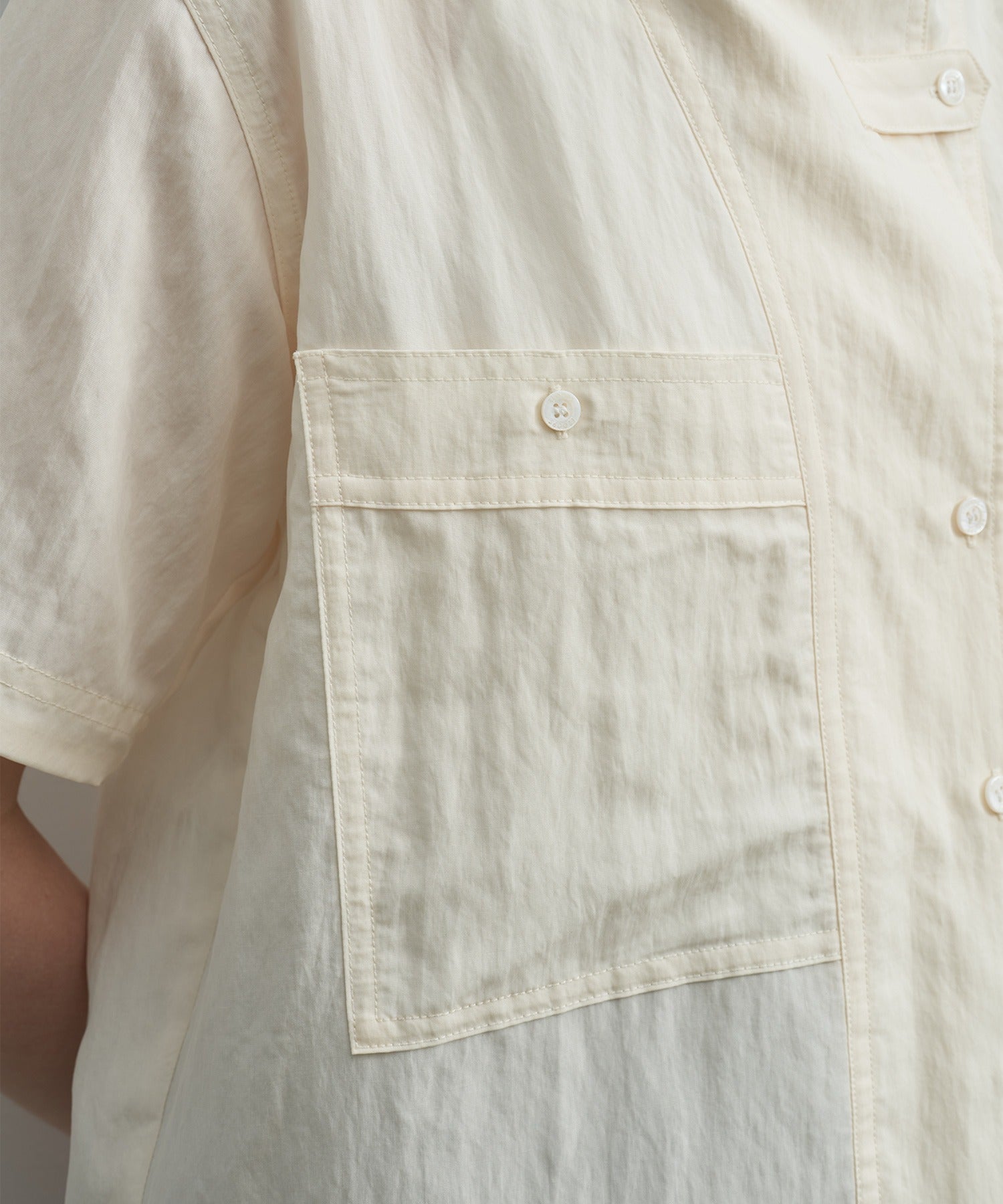 Mock Neck Washed Big Pocket Shirt