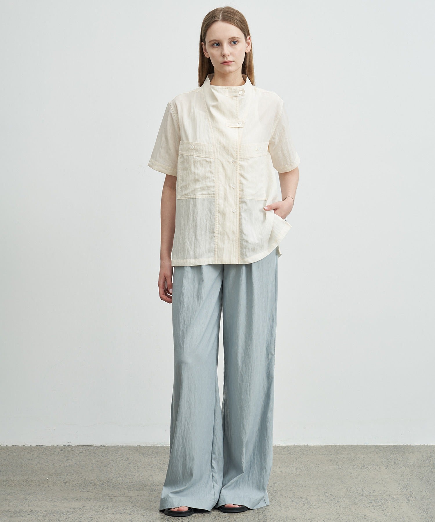 Mock Neck Washed Big Pocket Shirt