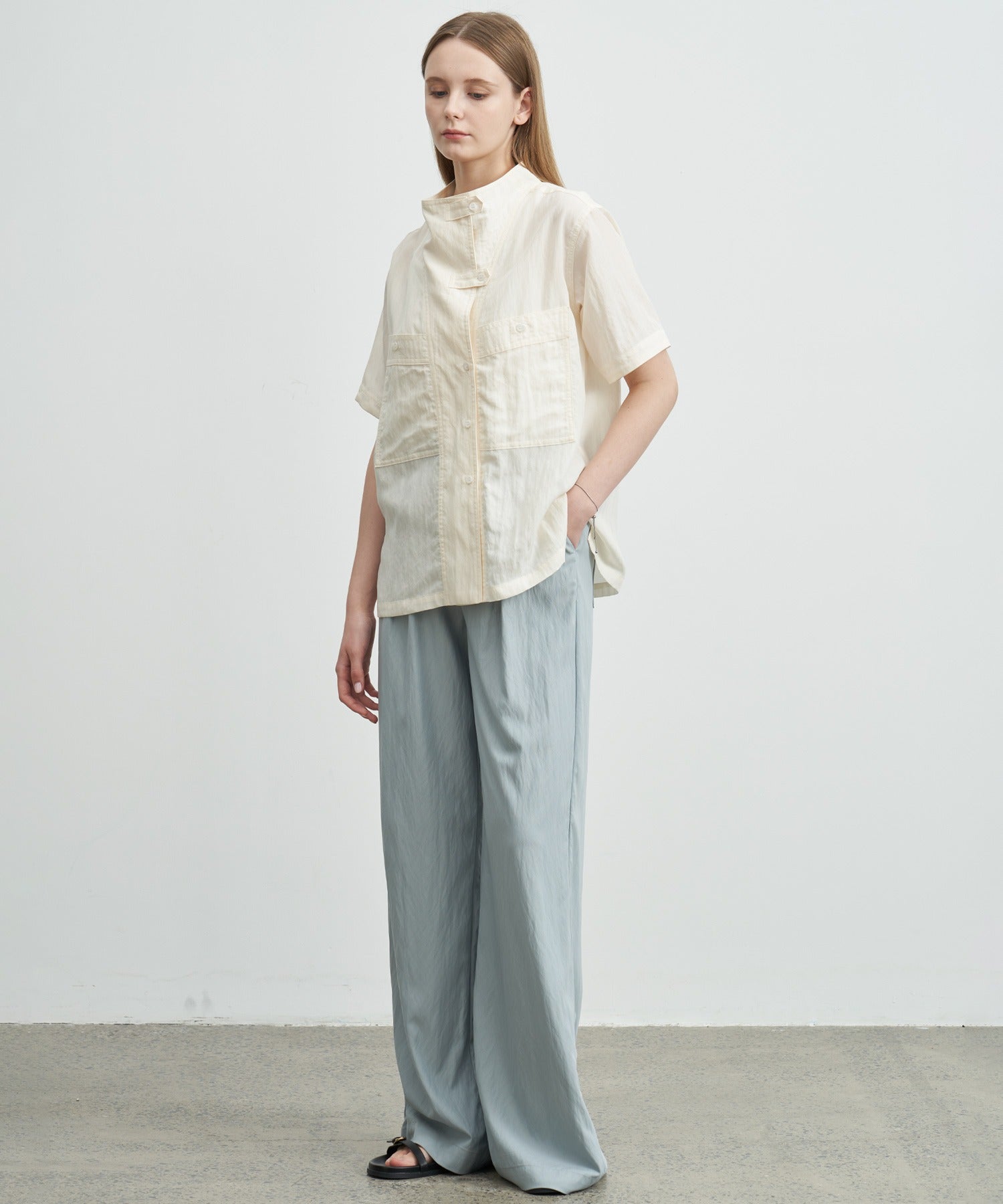 Mock Neck Washed Big Pocket Shirt