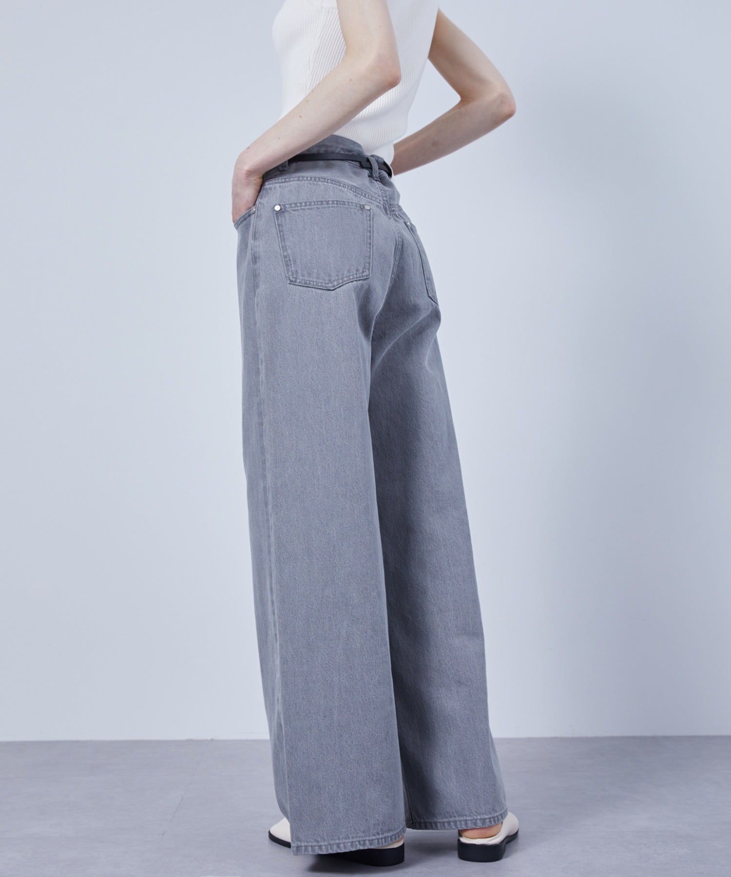 Loose Fit Narrow Straight Denim Pants