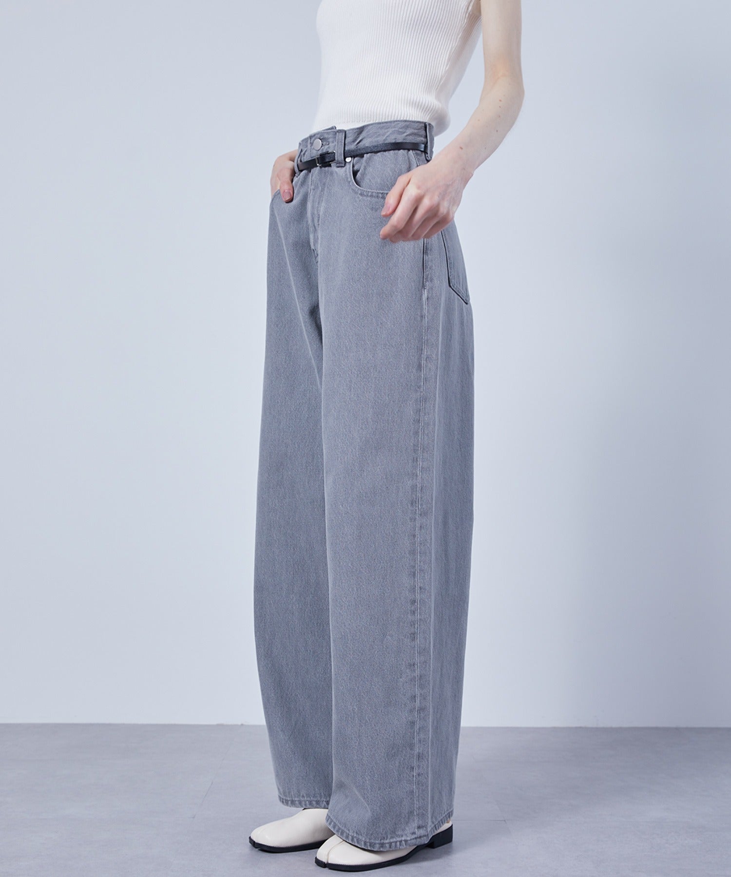 Loose Fit Narrow Straight Denim Pants