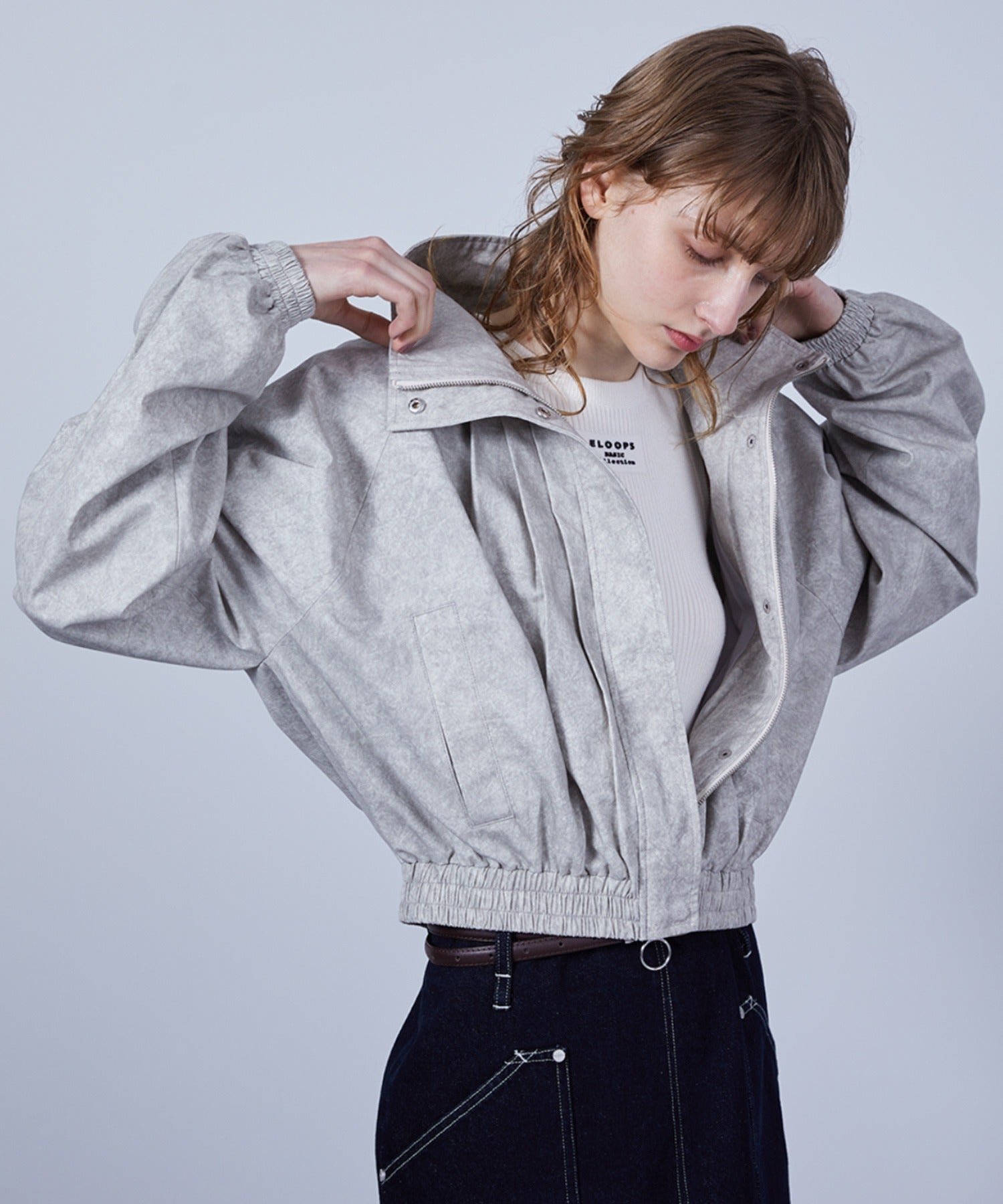 Nuance Marble Pattern High Neck Front-Tuck Volume Blouson