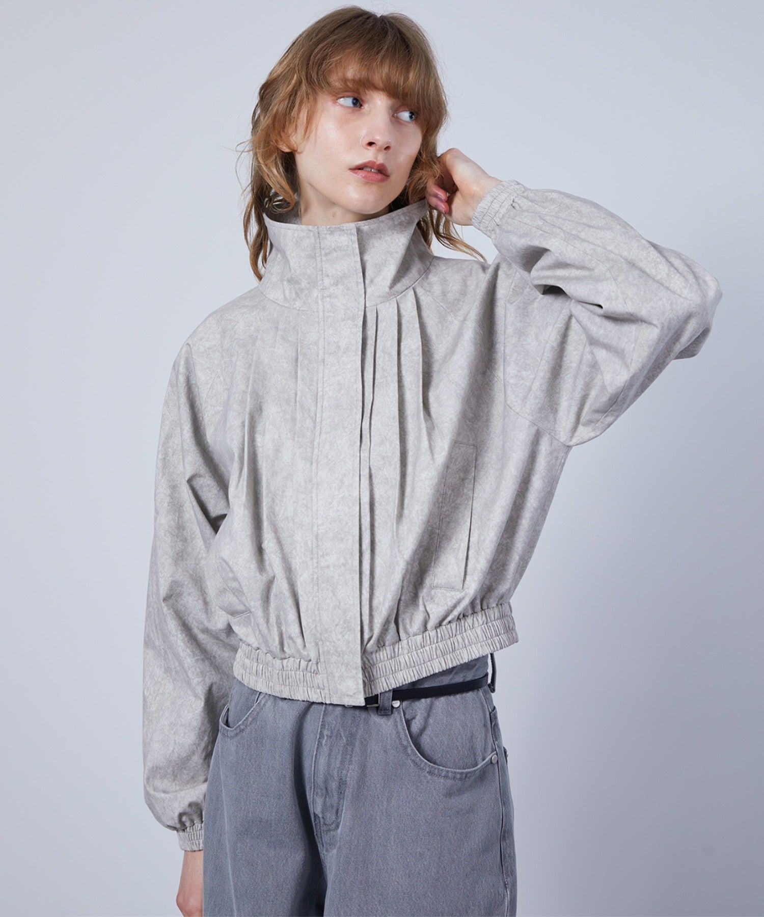 Nuance Marble Pattern High Neck Front-Tuck Volume Blouson