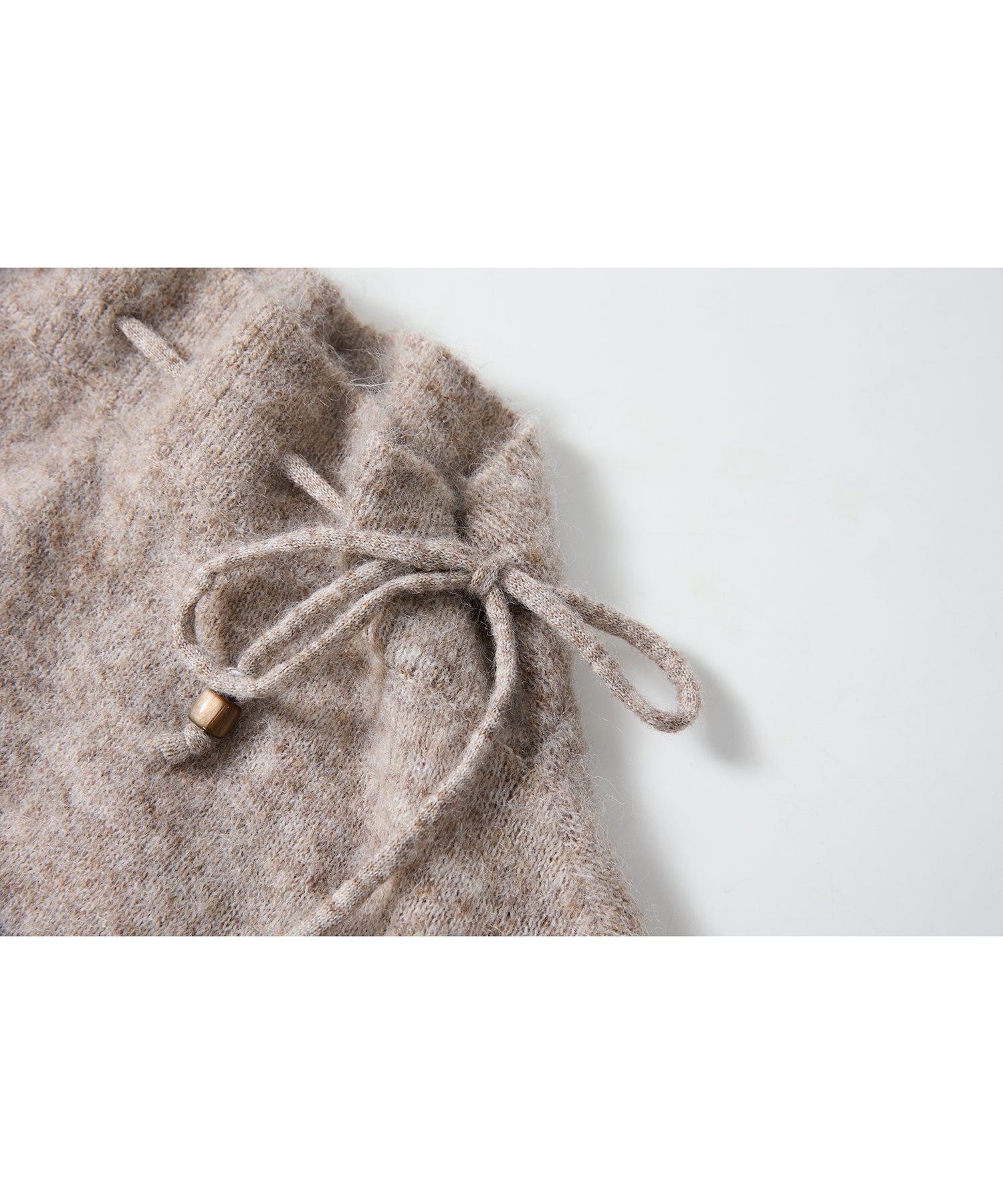 「9月下旬出荷予定」Shaggy Off-Shoulder Drawstring Knit Top