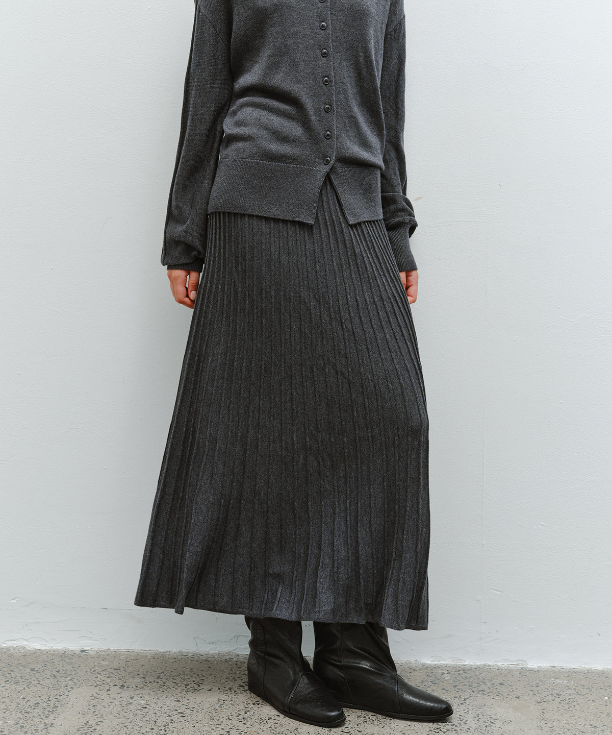 「10月下旬出荷予定」Wool-Silk Blend Pleated Knit Skirt