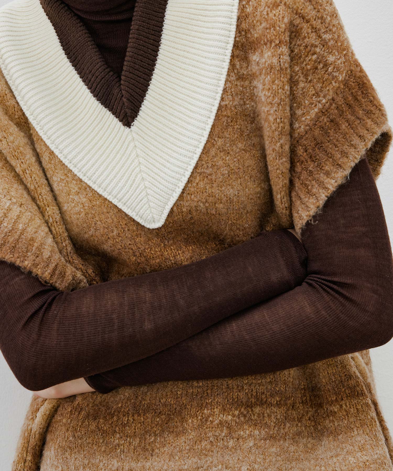 V-Shape Gradient Knit Tank Top