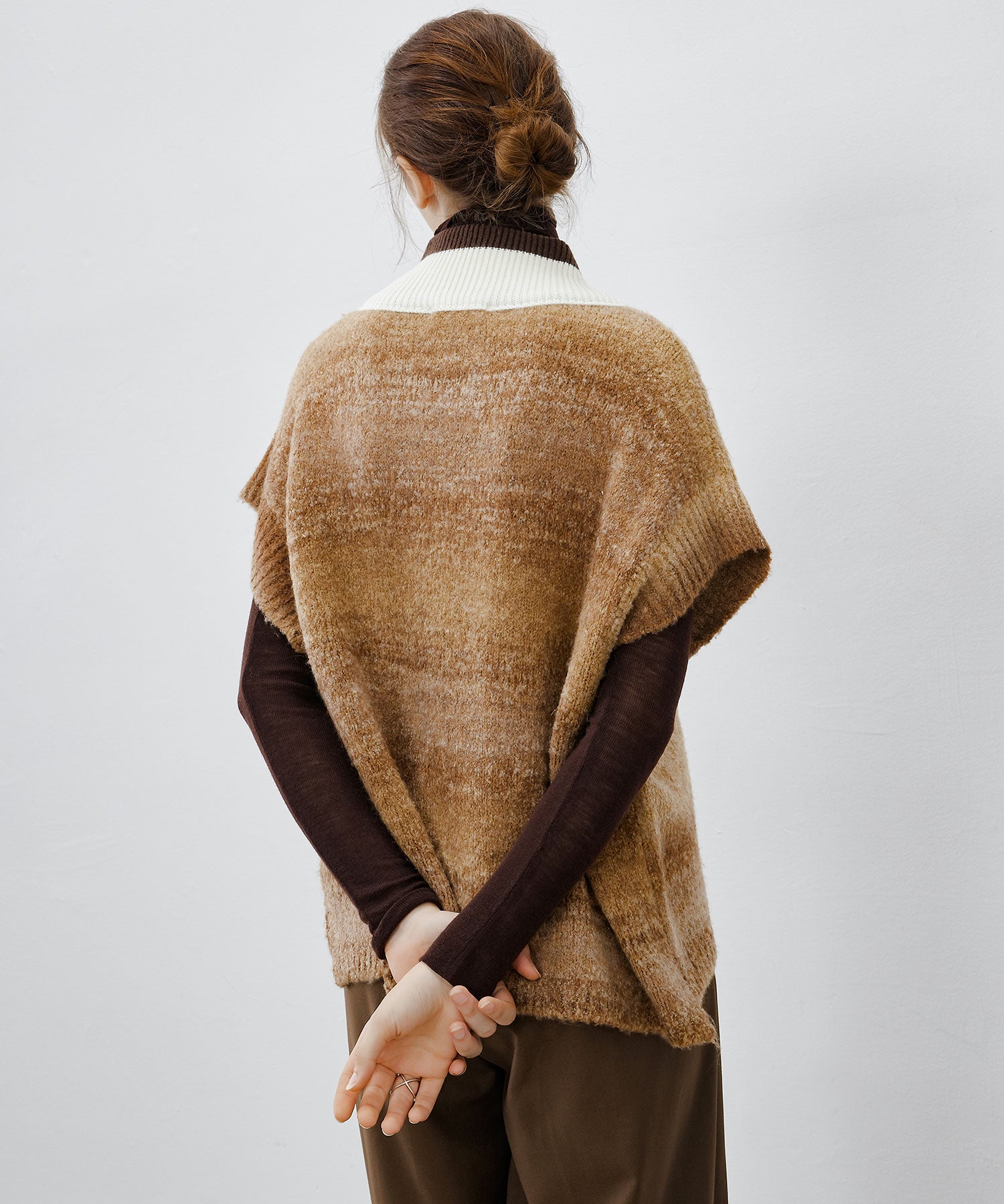 V-Shape Gradient Knit Tank Top