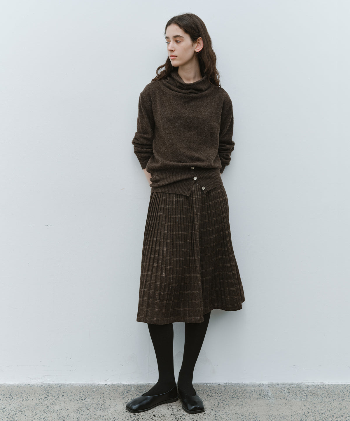 「11月下旬出荷予定」Draped Neck Button Hem Knit Sweater