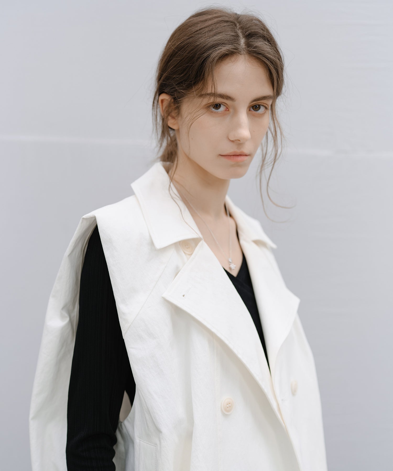 "Shipping scheduled for late February to early March" Lapel Collar Double-Breasted Vest