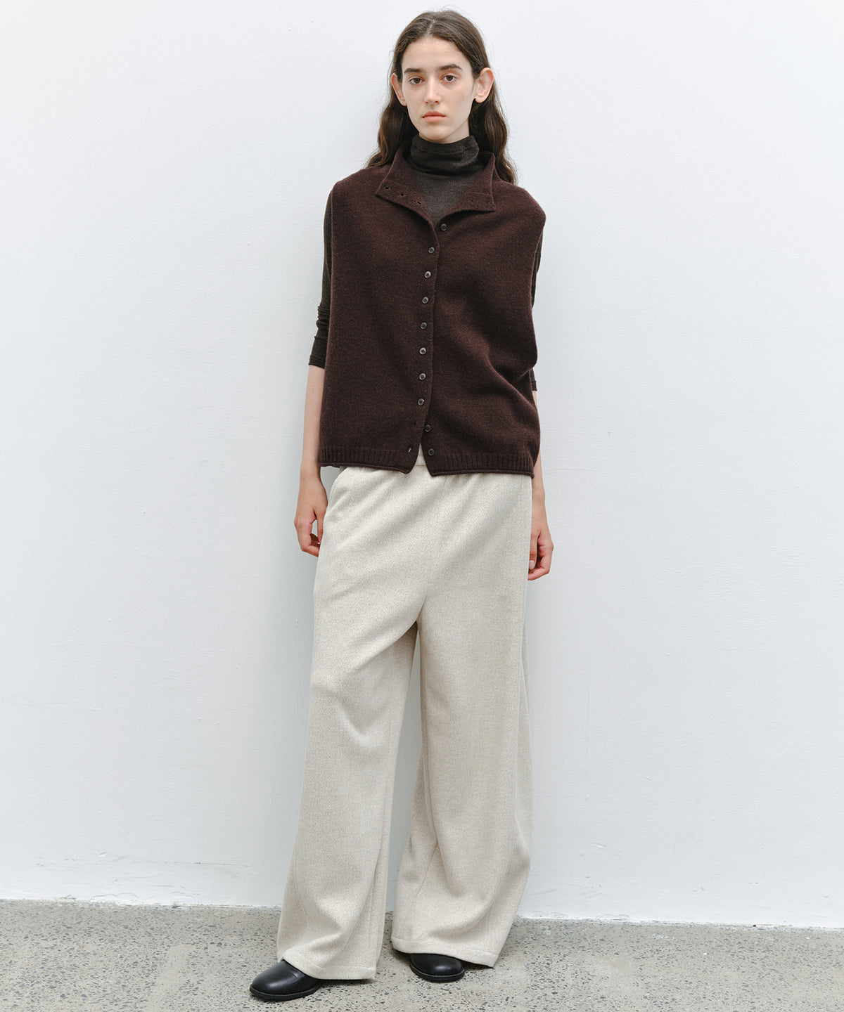 「10月下旬出荷予定」100% Wool High Neck Button Knit Vest