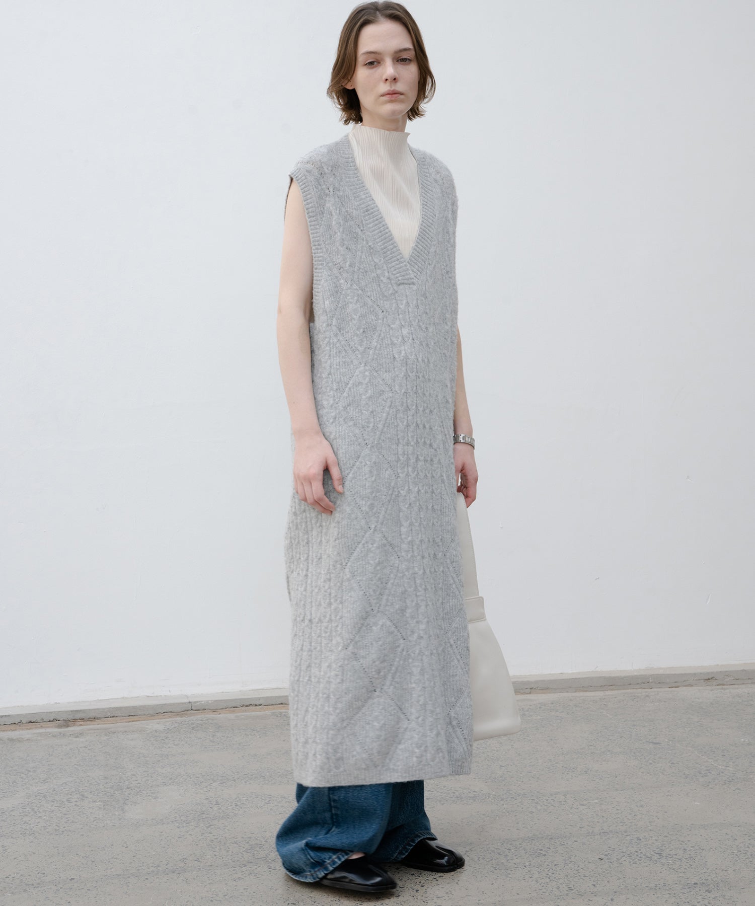 Back open cable knit long knit vest dress