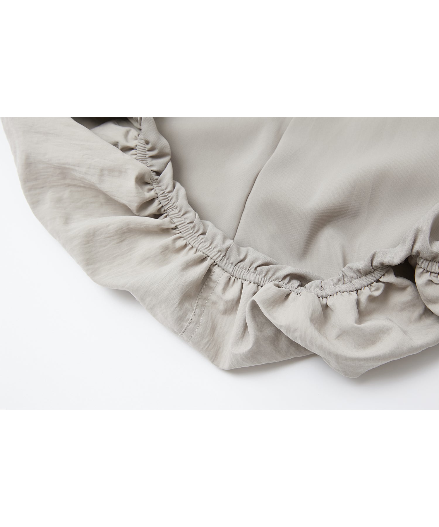 Narrow Volume Silhouette Skirt