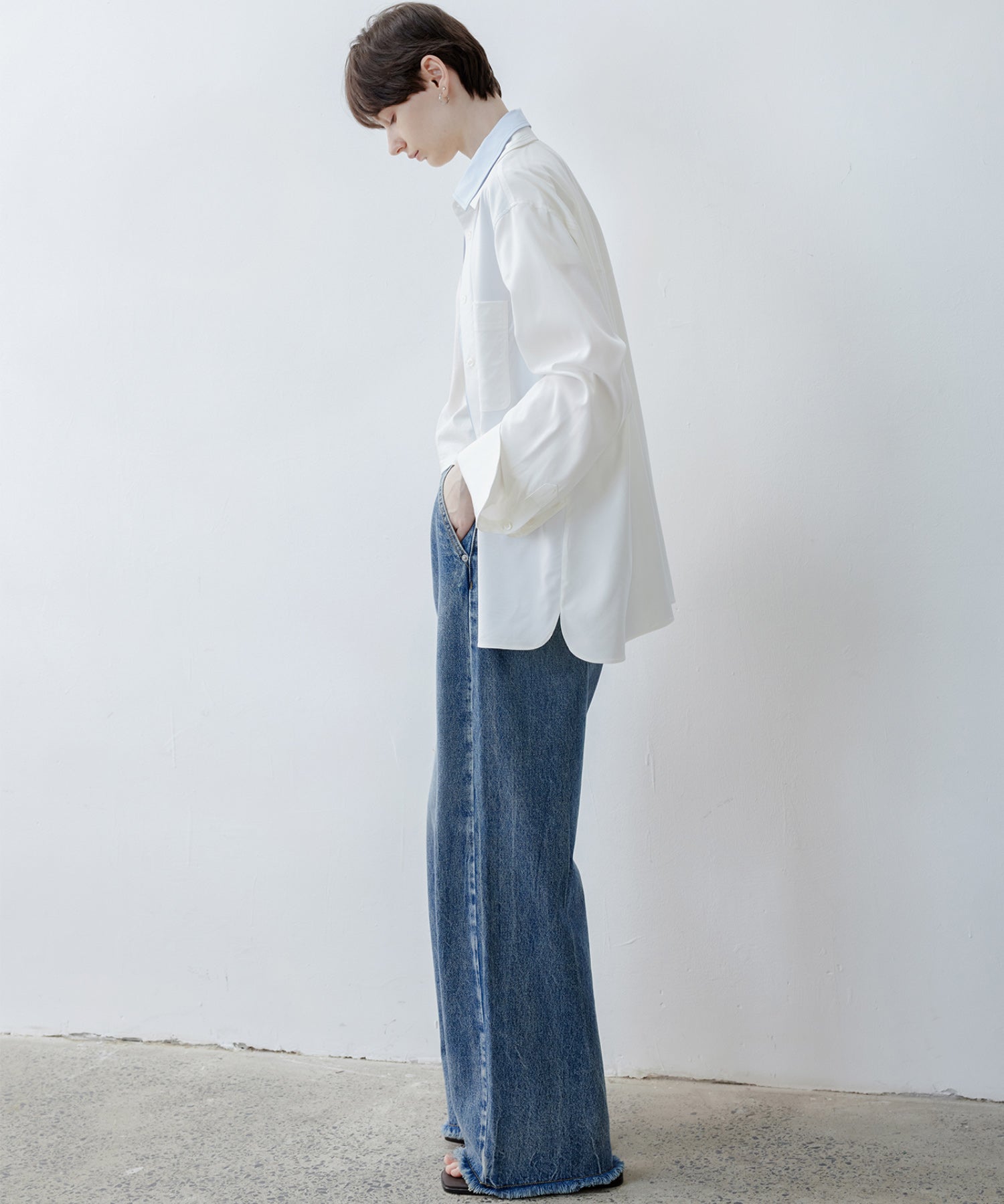 Frayed Hem Straight Denim Pants