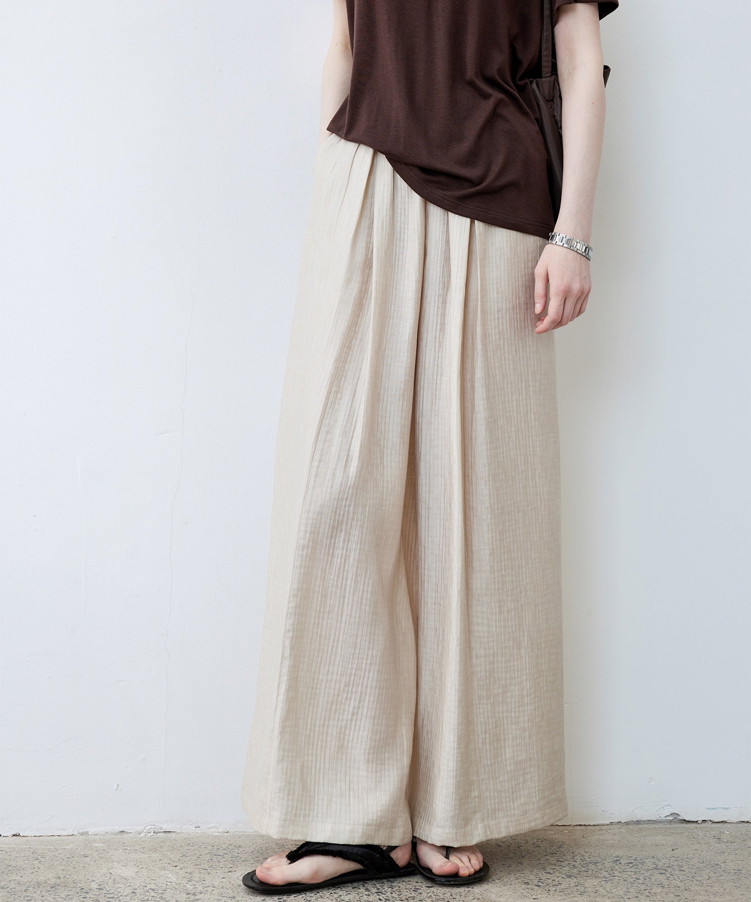 Lightweight Textured Wide-Leg Pants