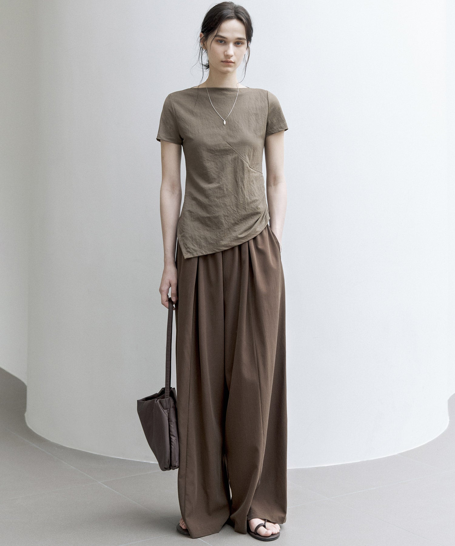 Asymmetric Gather Boat Neck Slim T-shirt