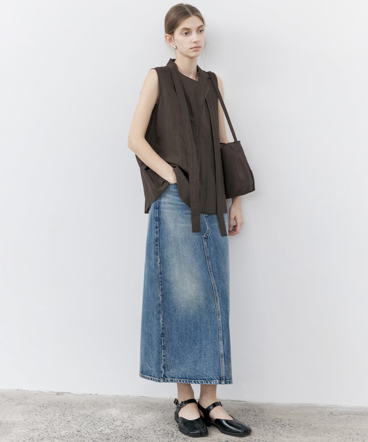 Tie-Neck Sleeveless Textured Blouse