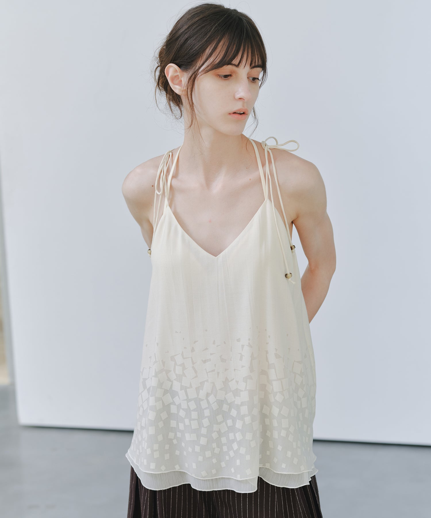 「7月中旬~下旬出荷」Gradient Square Sheer Camisole Top