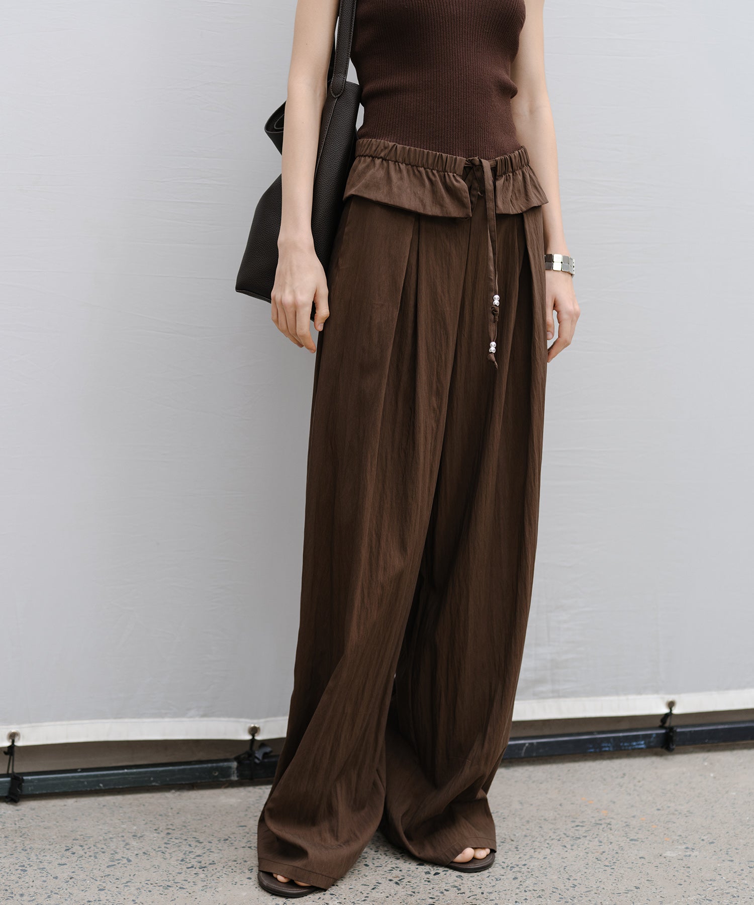 「2月下旬~3月上旬出荷」Curved Wide-Leg Drawstring Pants