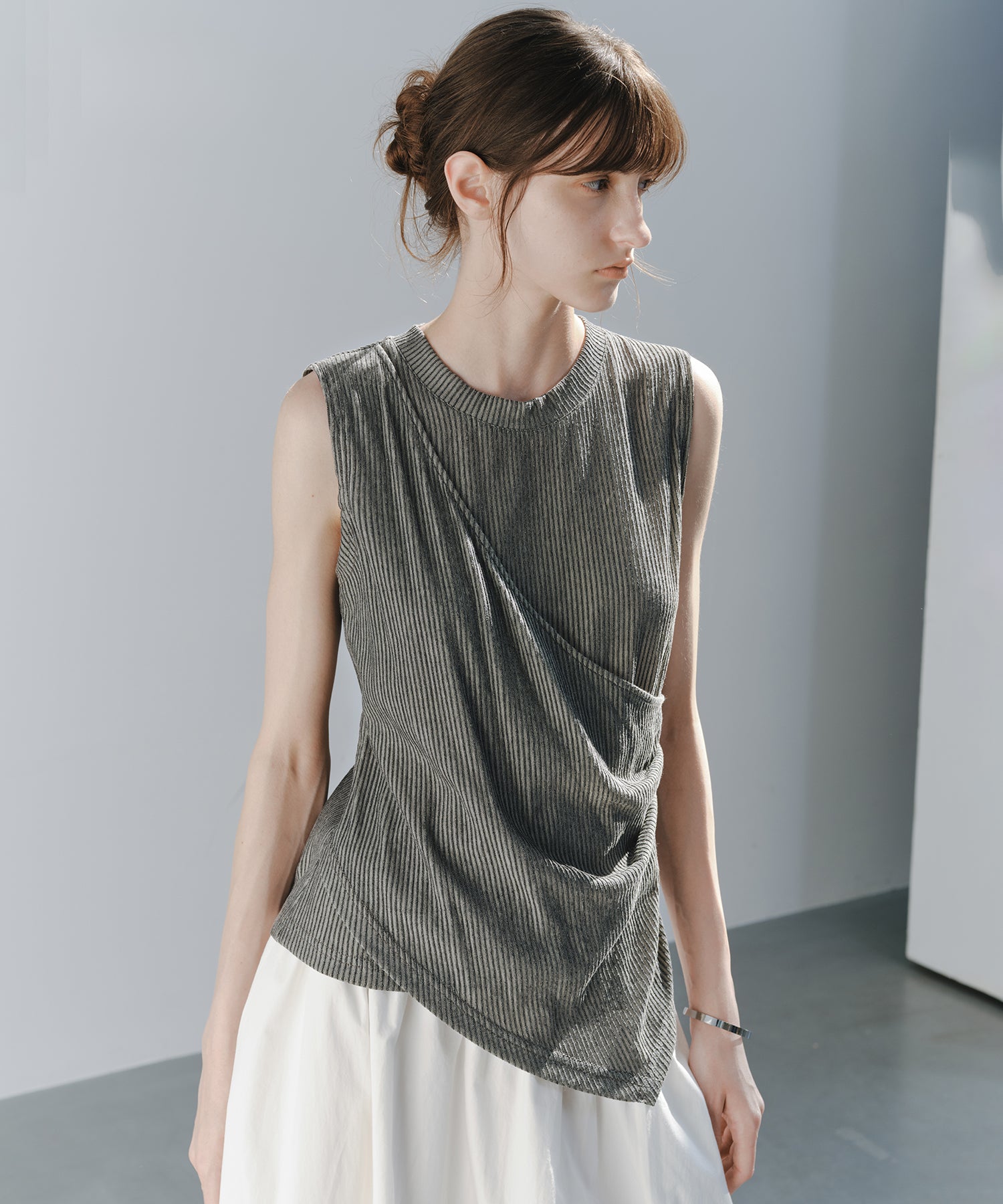 「7月上旬~中旬出荷」Asymmetric Draped Rib Sleeveless Top