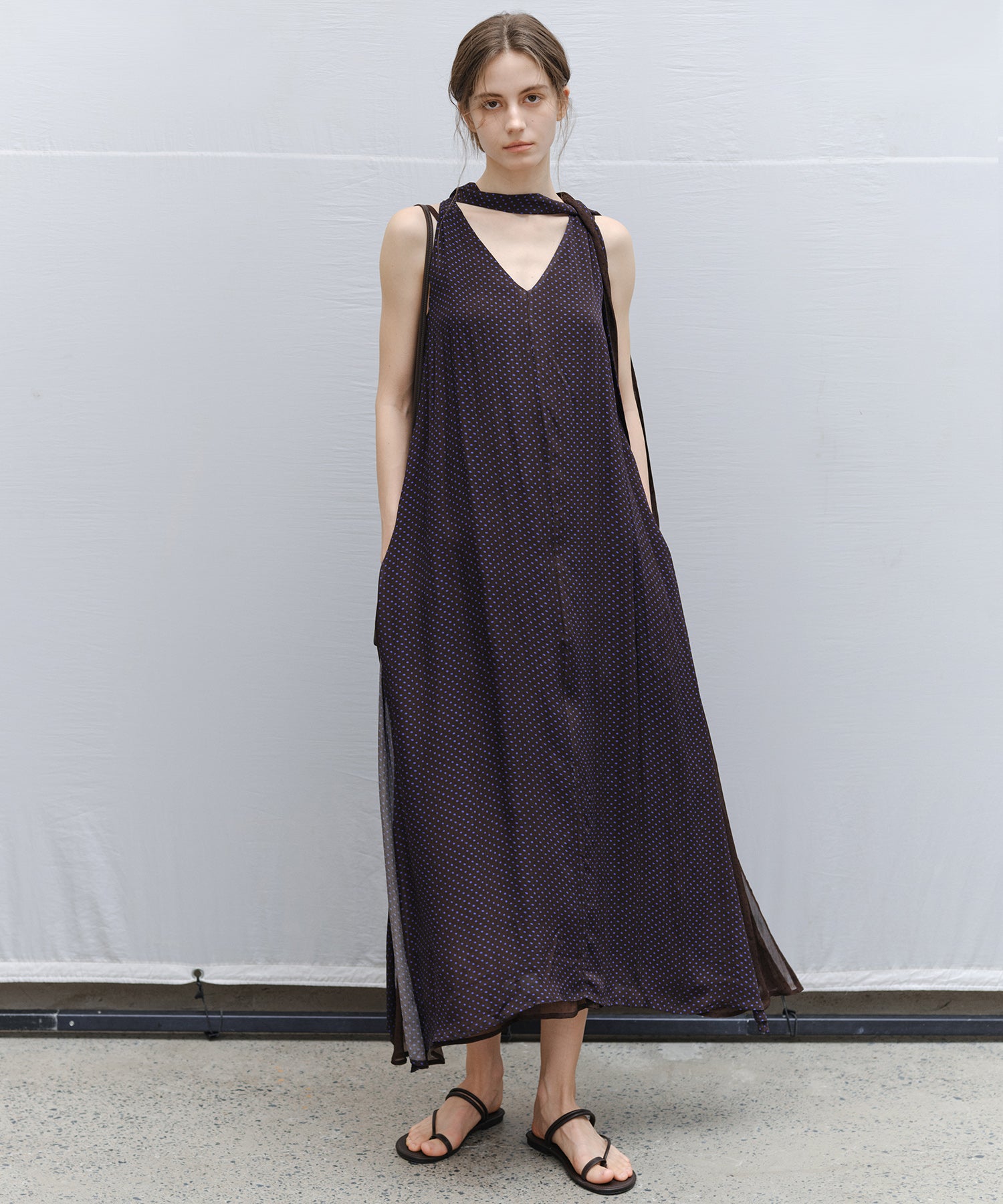 「4月中旬~下旬出荷」Dot Scarf Detail V-Neck Dress