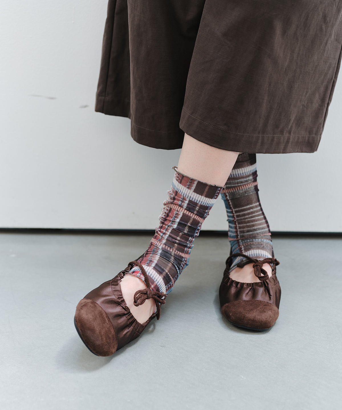「9月下旬出荷予定」Vintage Check Sheer Leg Warmers