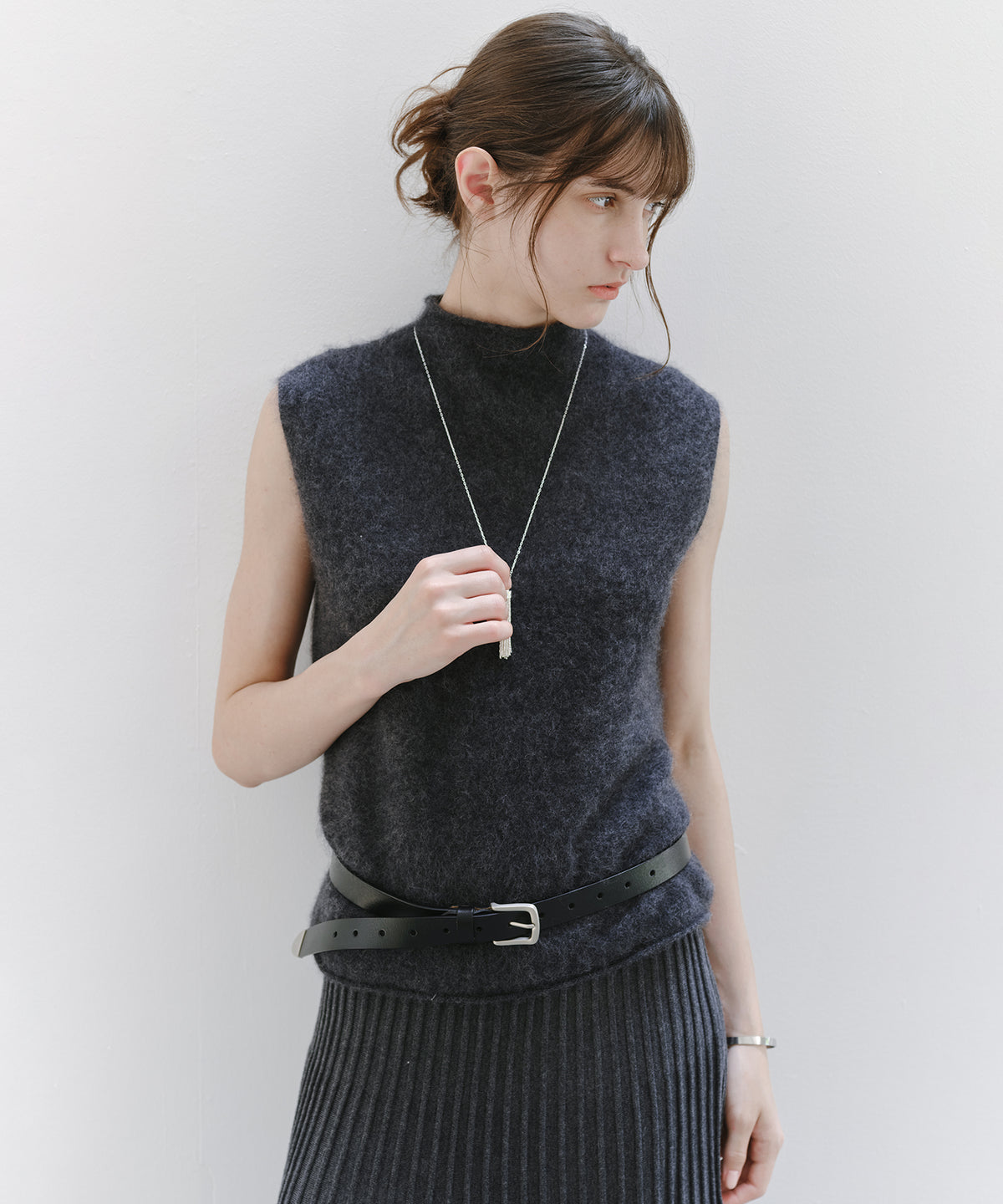 「10月下旬出荷予定」Brushed Cashmere-Blend High Neck Knit Vest