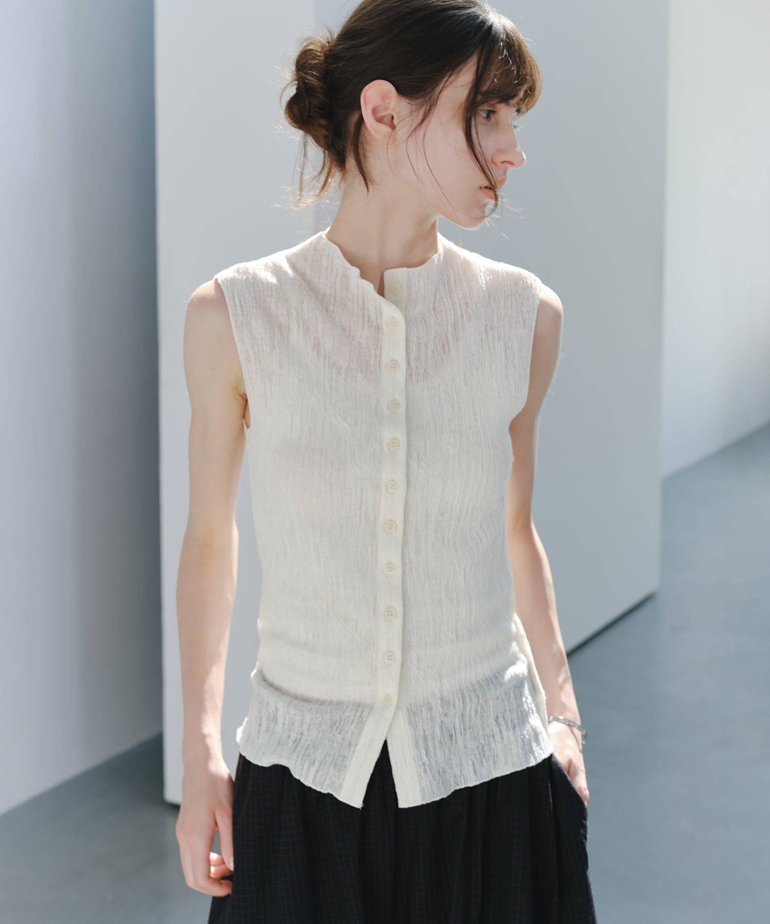 「7月上旬~中旬出荷」Textured Knit Sleeveless Top