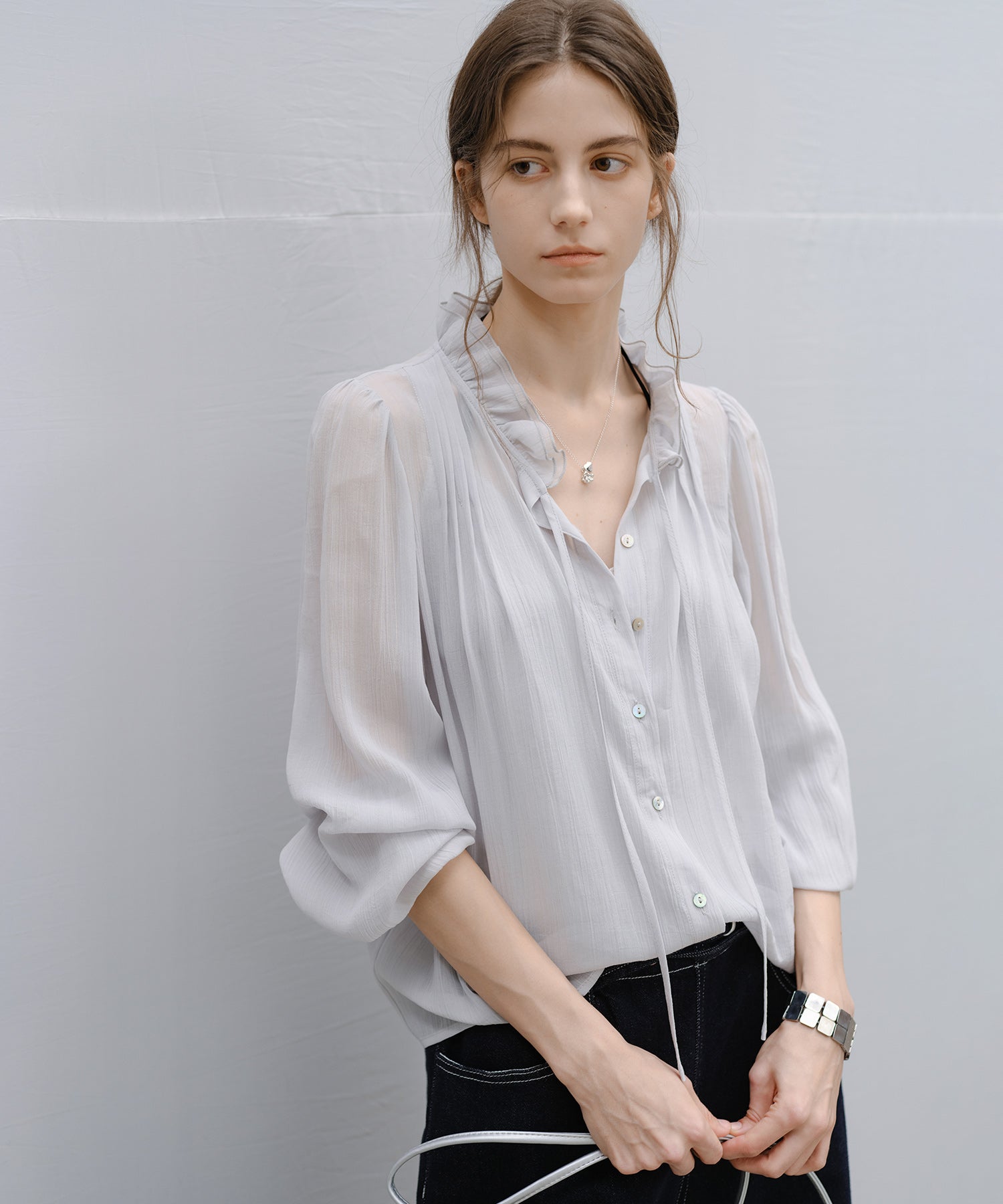 「2月下旬~3月上旬出荷」Sheer Ruffle-Neck Blouse