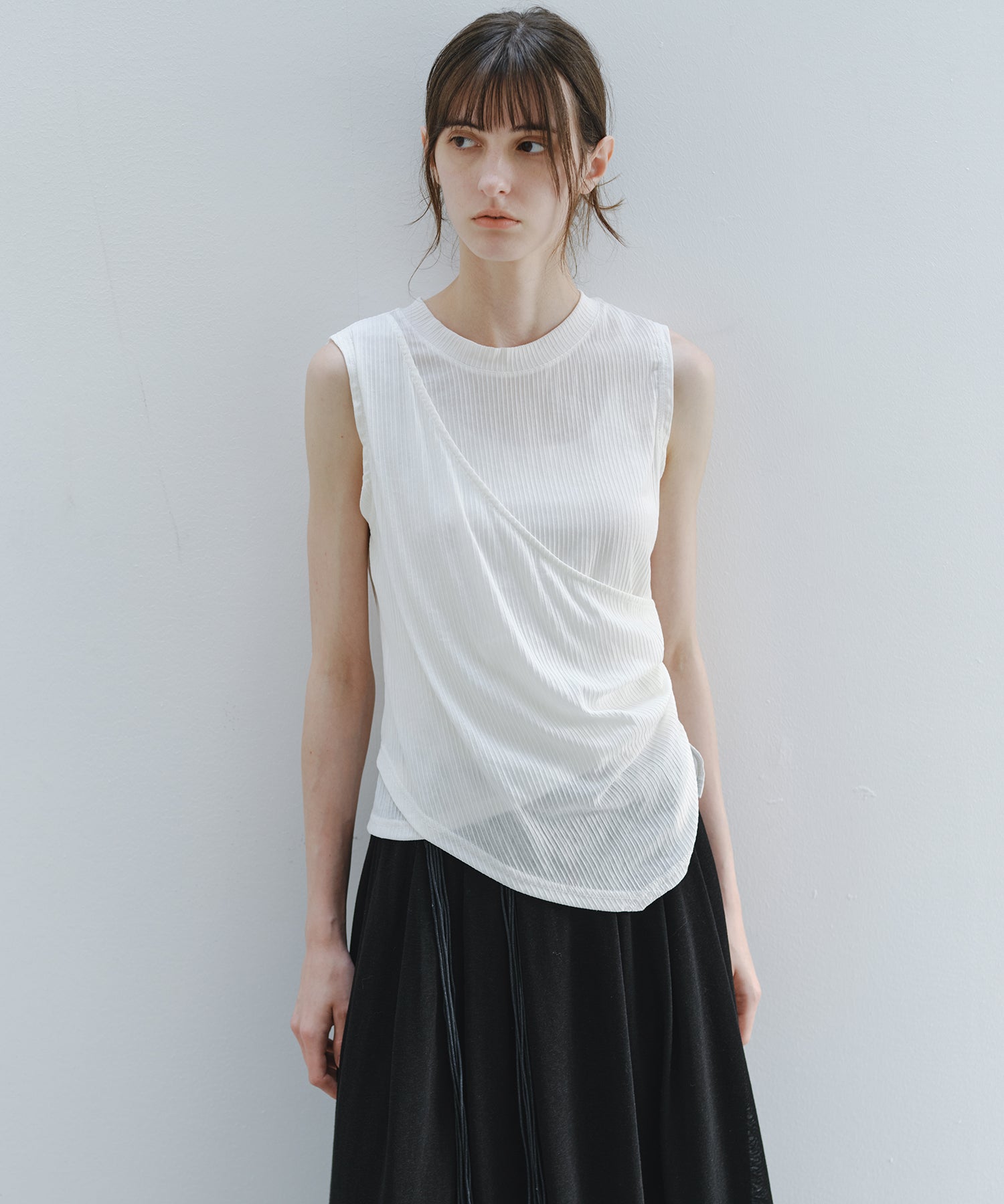 「7月上旬~中旬出荷」Asymmetric Draped Rib Sleeveless Top