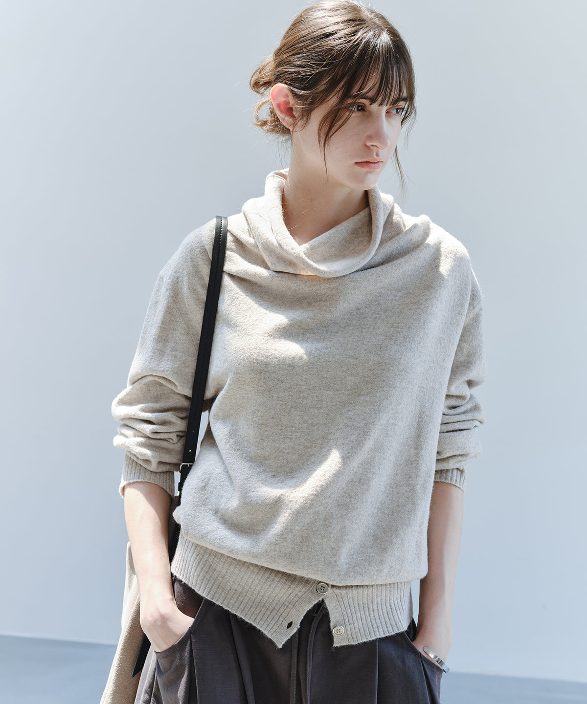 「11月下旬出荷予定」Draped Neck Button Hem Knit Sweater