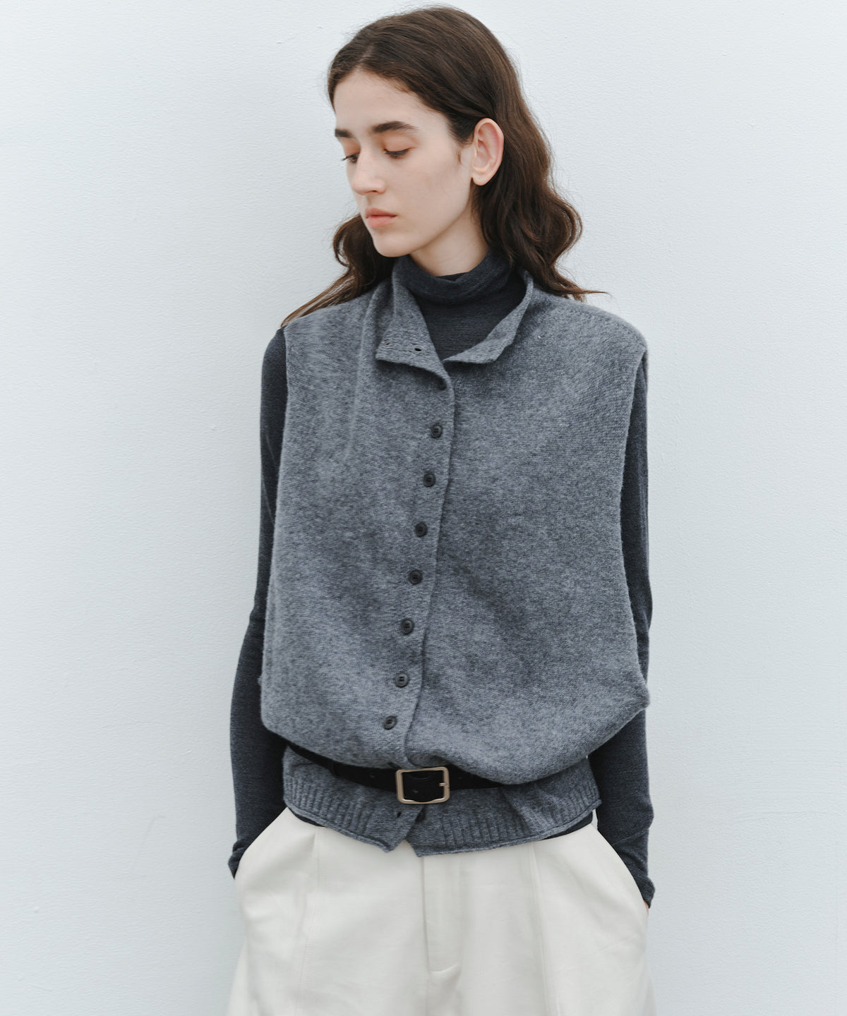 「10月下旬出荷予定」100% Wool High Neck Button Knit Vest