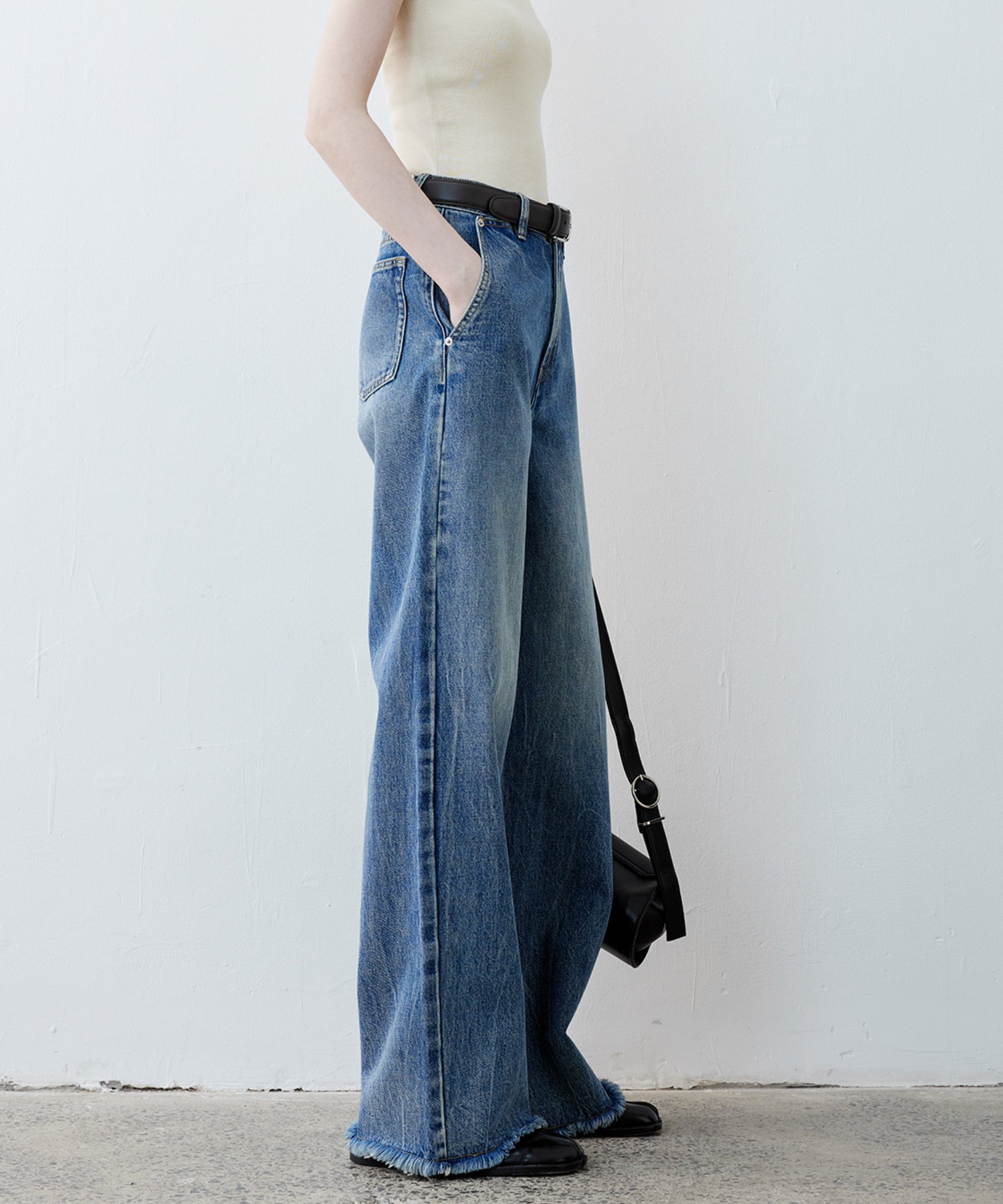 Frayed Hem Straight Denim Pants