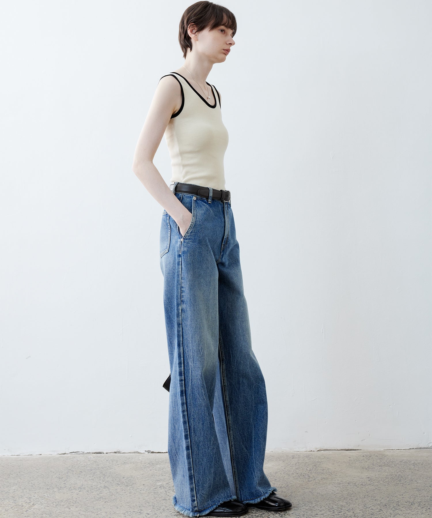Frayed Hem Straight Denim Pants
