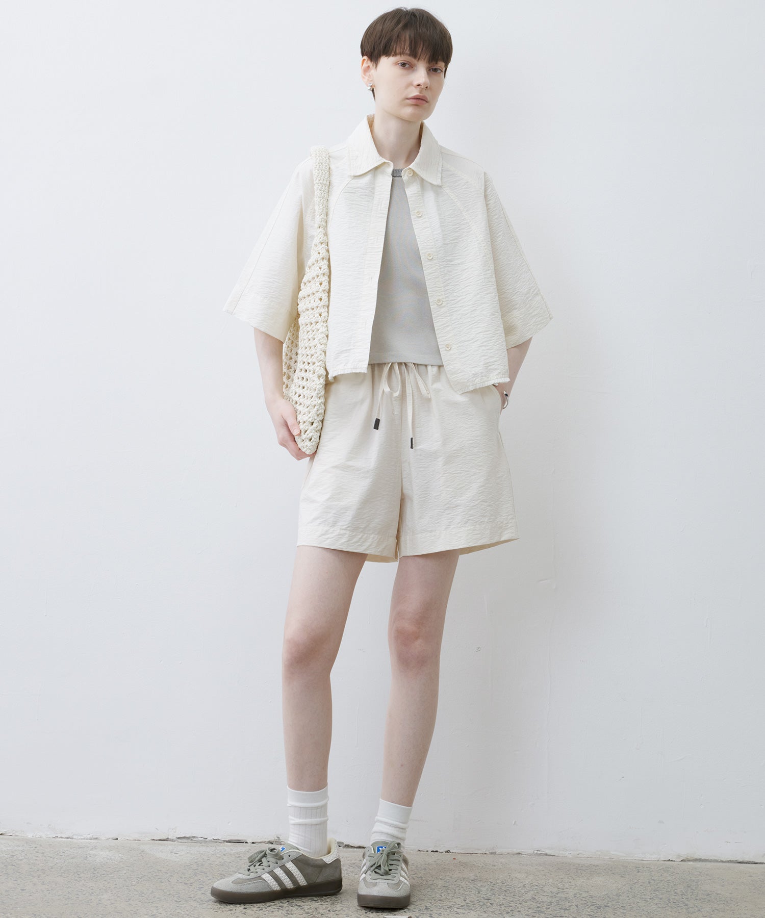 Artisanal Texture Shirt with Fringe Design – 5-Sleeve Raglan Style