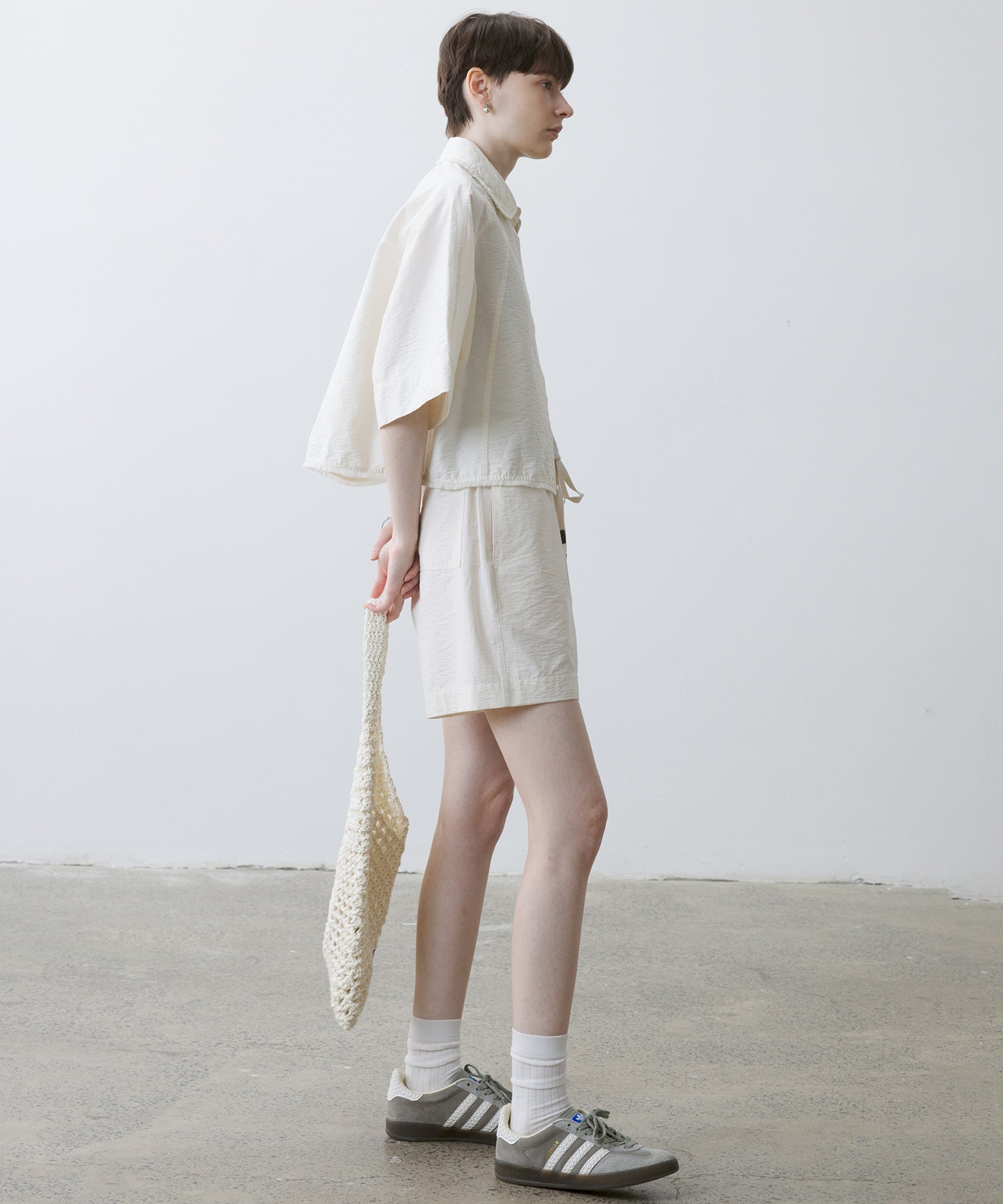 Artisanal Texture Shirt with Fringe Design – 5-Sleeve Raglan Style