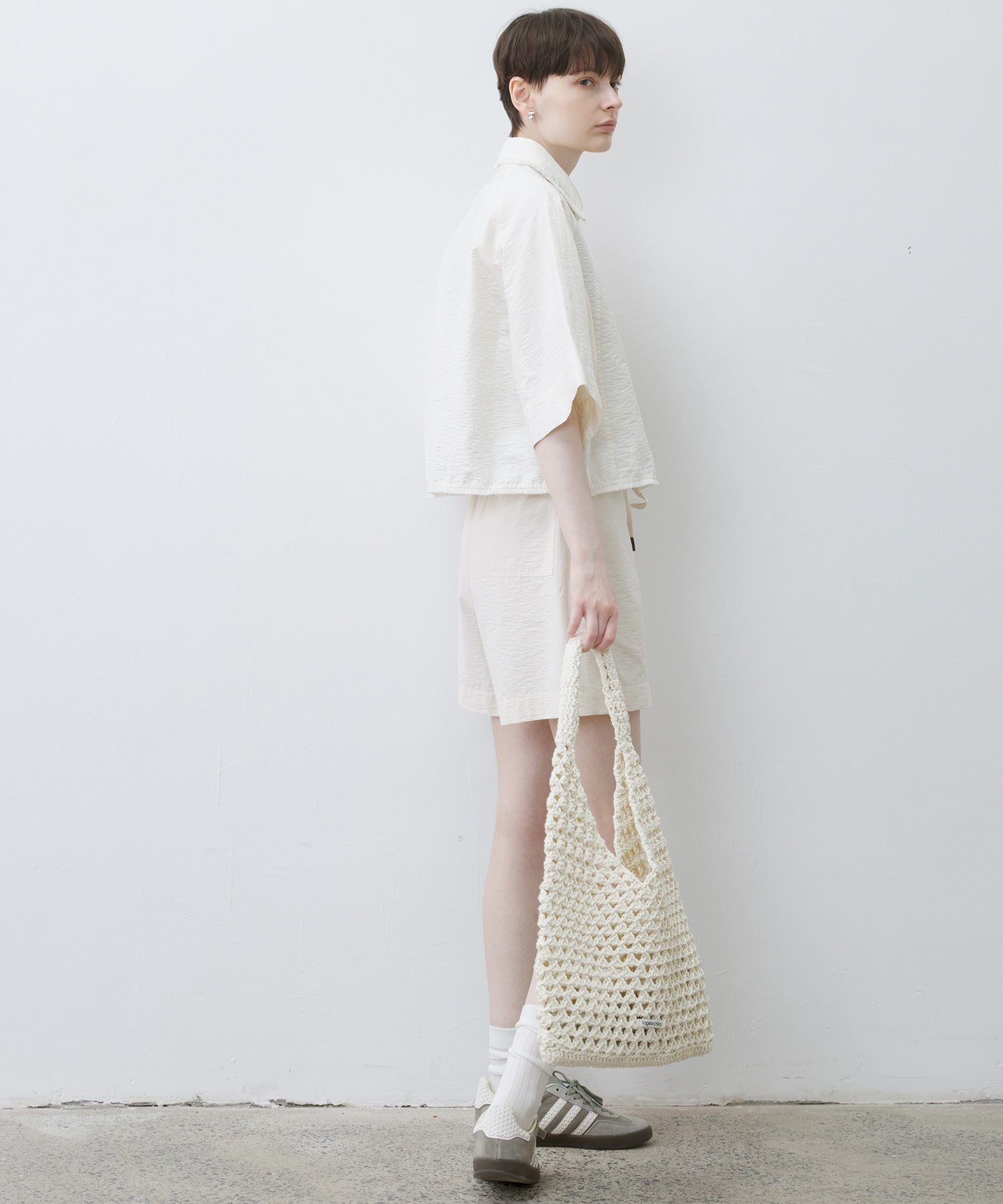 Artisanal Texture Shirt with Fringe Design – 5-Sleeve Raglan Style