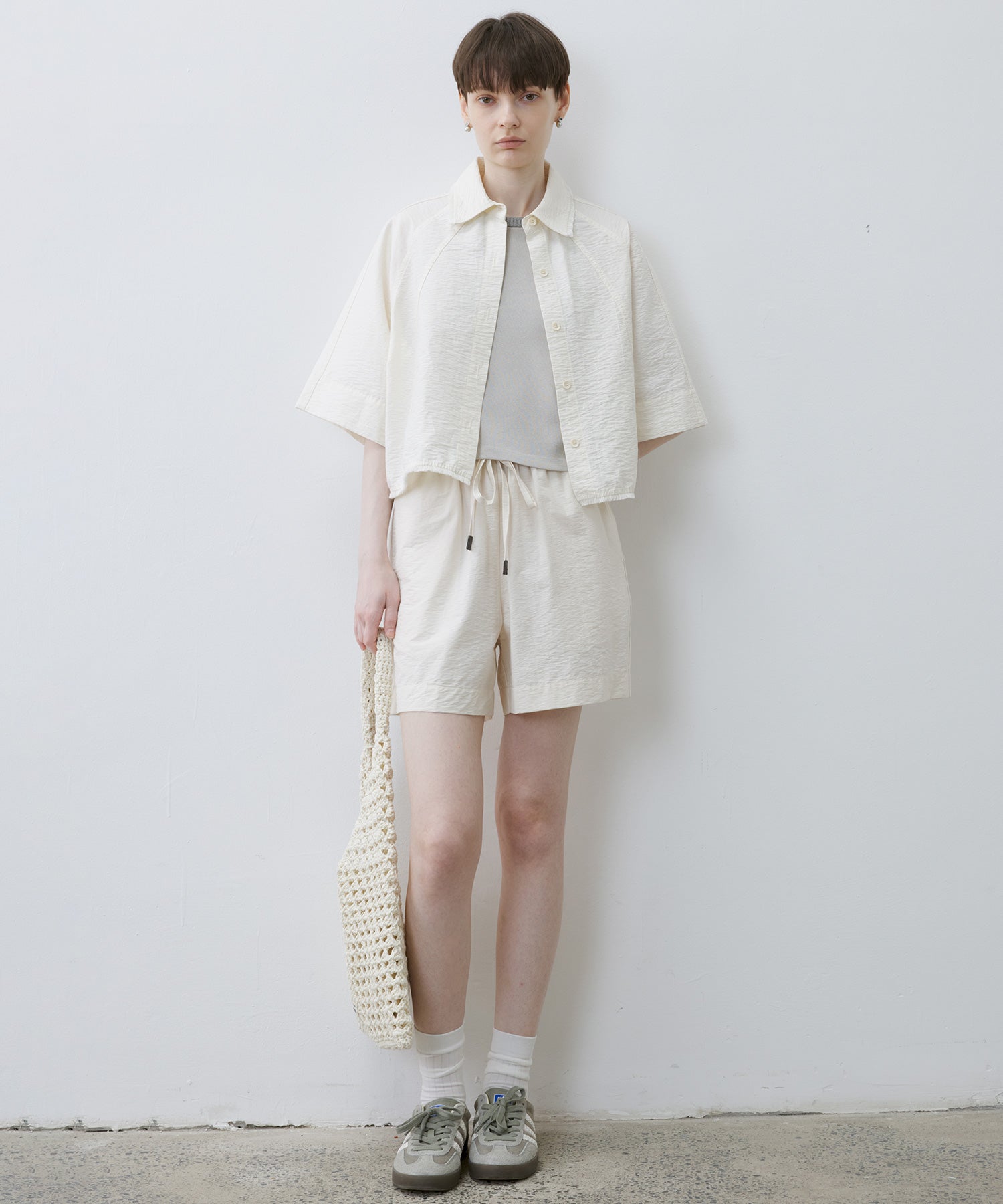 Artisanal Texture Shirt with Fringe Design – 5-Sleeve Raglan Style
