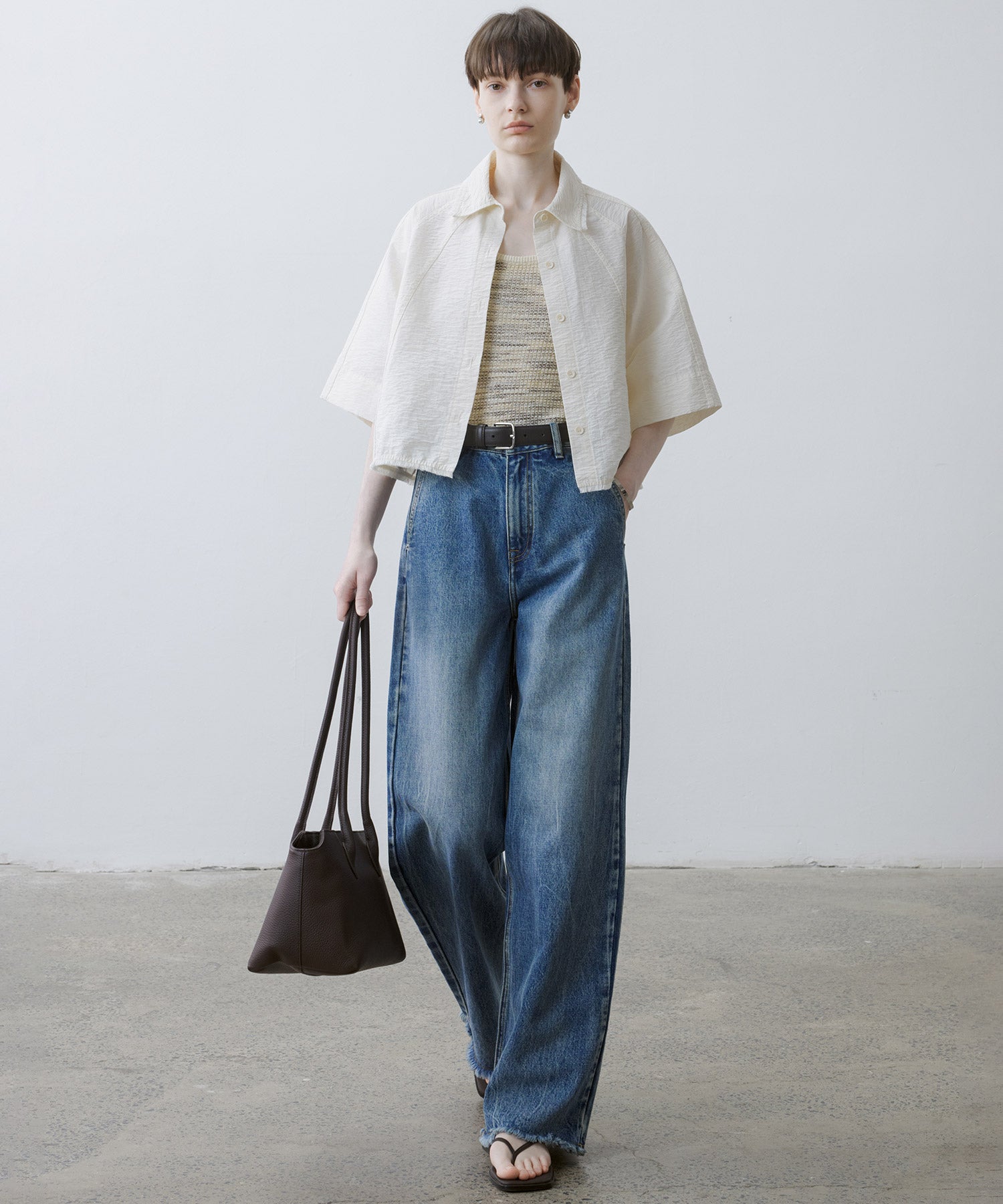Artisanal Texture Shirt with Fringe Design – 5-Sleeve Raglan Style