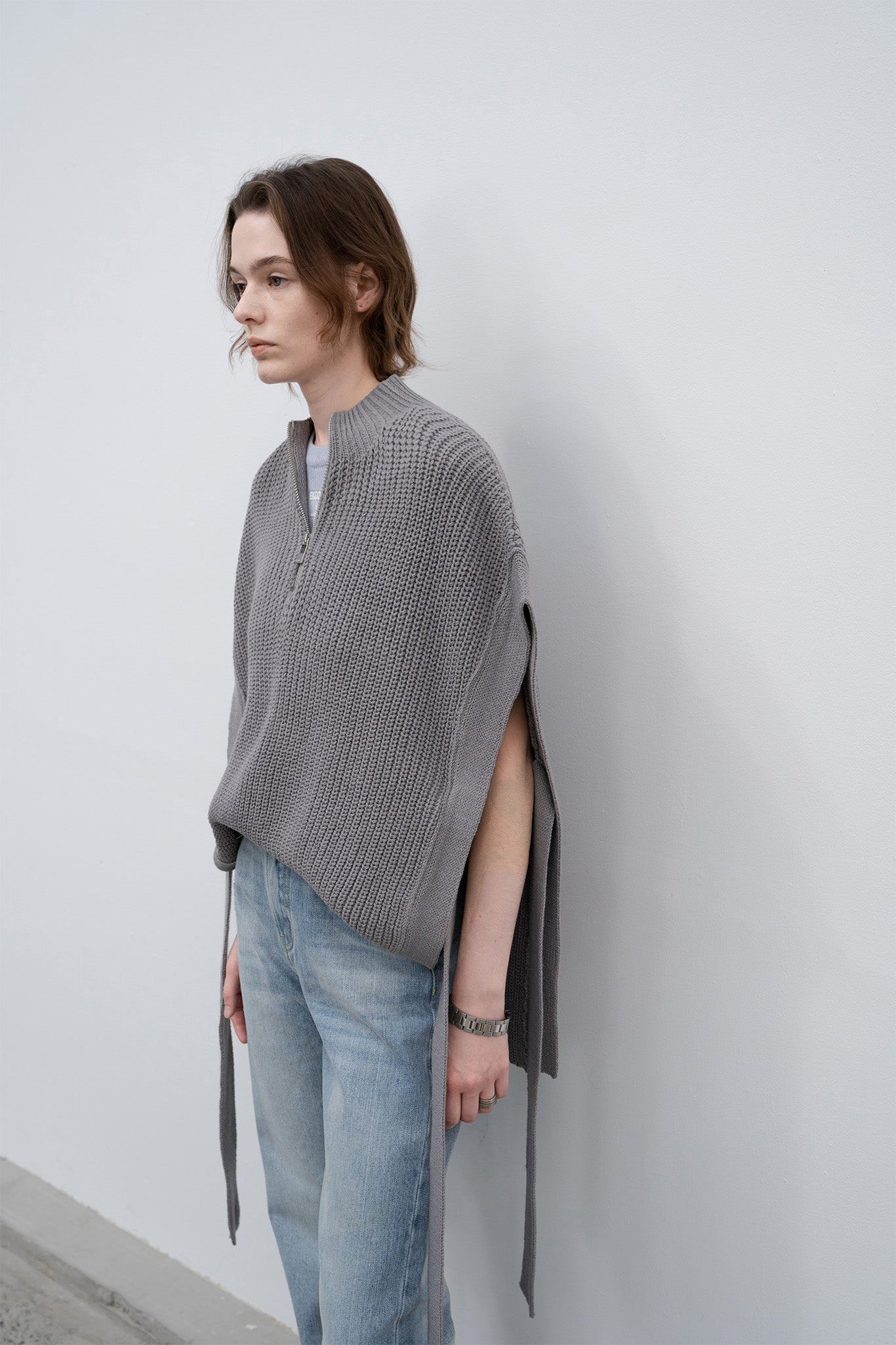 Stand collar high neck half zip up side open knit vest