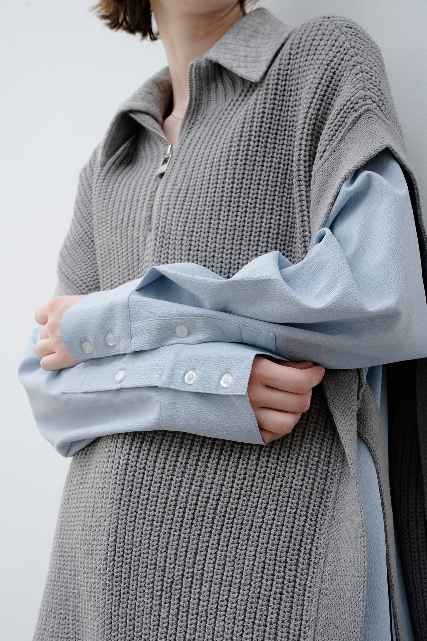 Stand collar high neck half zip up side open knit vest