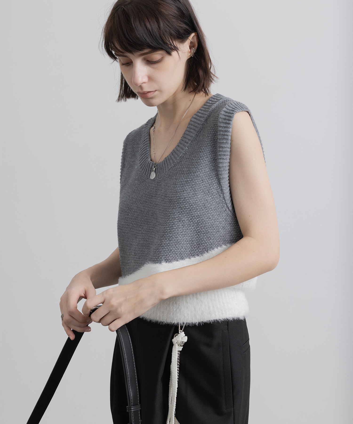 Wave docking knit vest