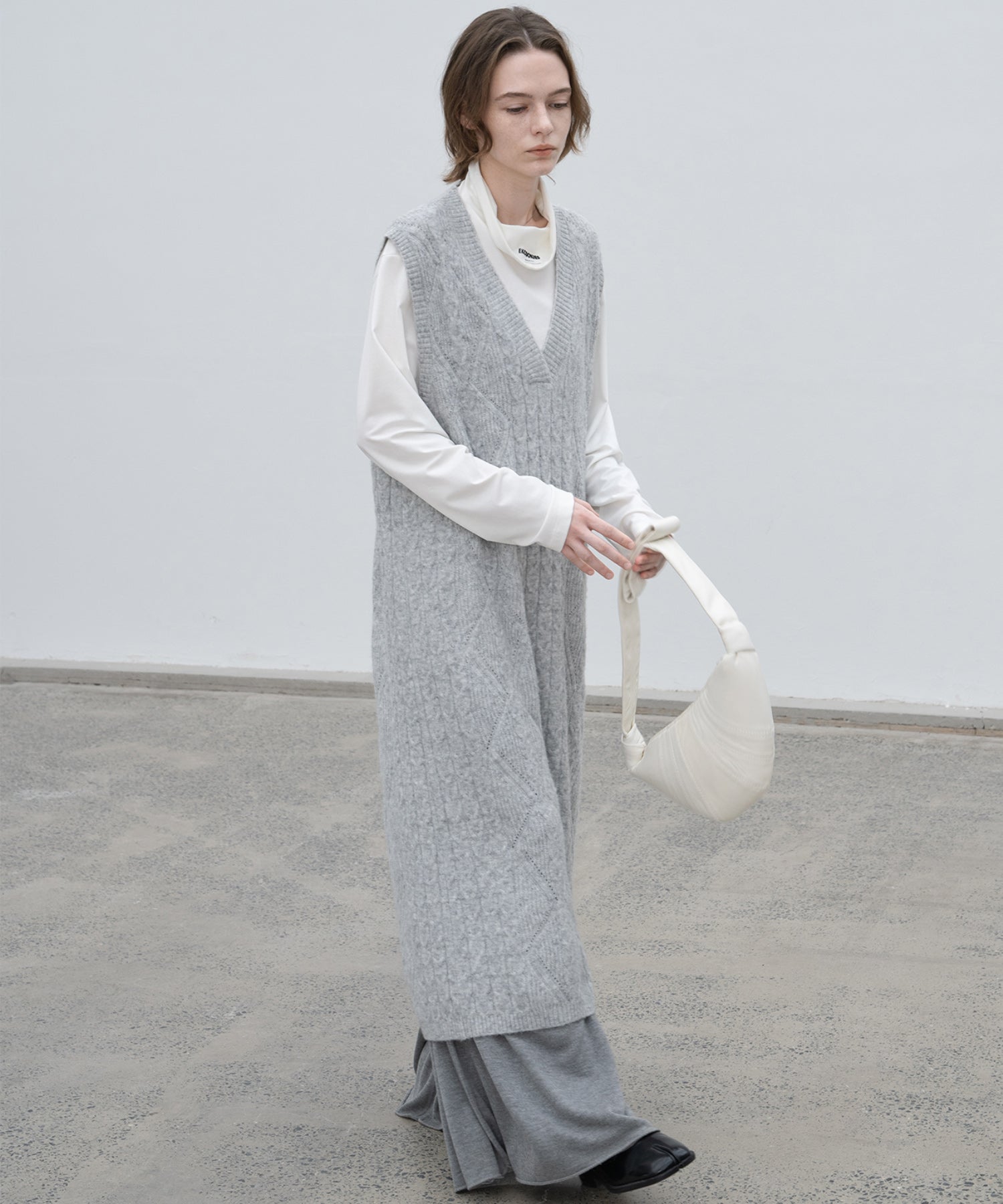 Back open cable knit long knit vest dress 