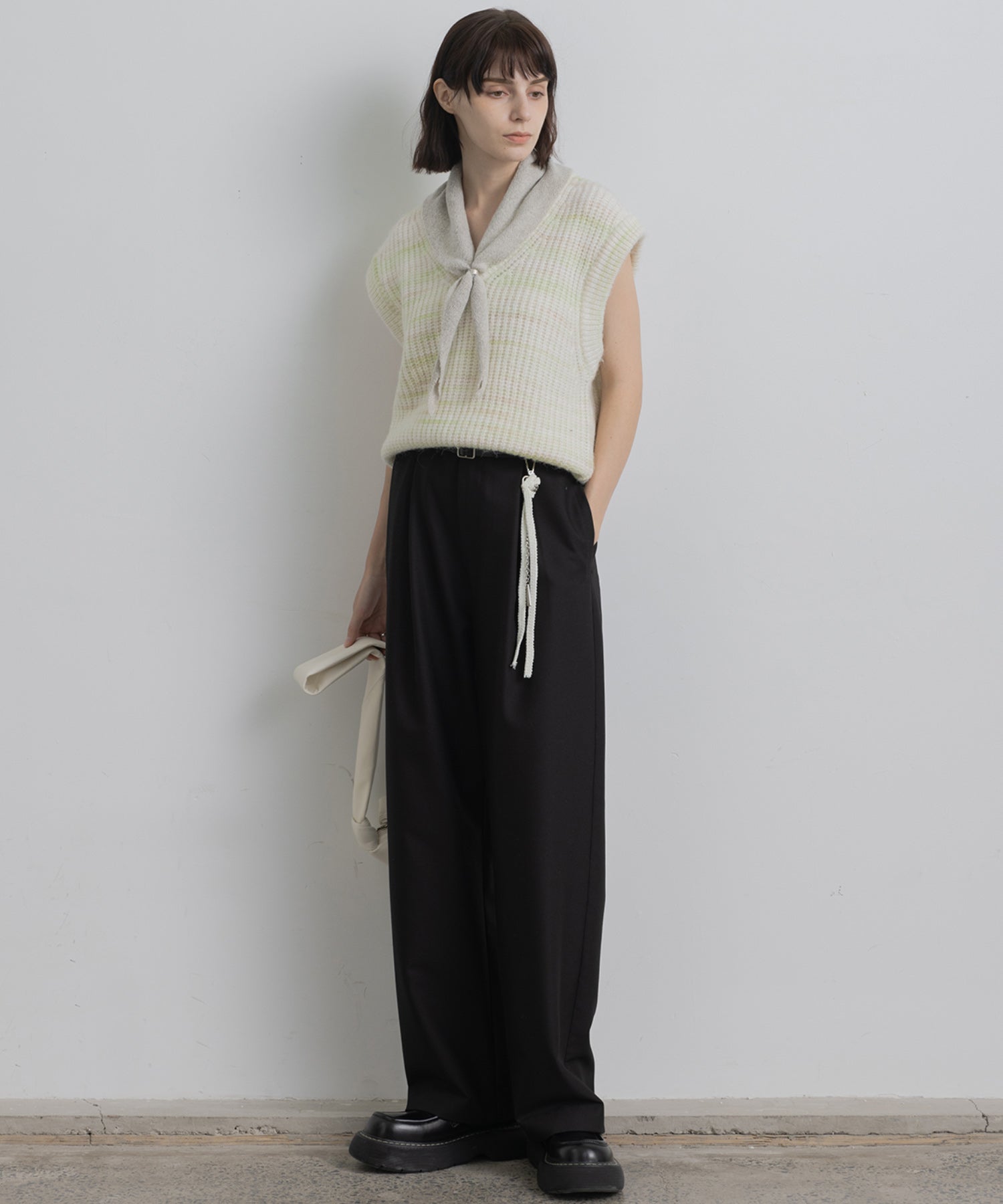V neck knit vest 