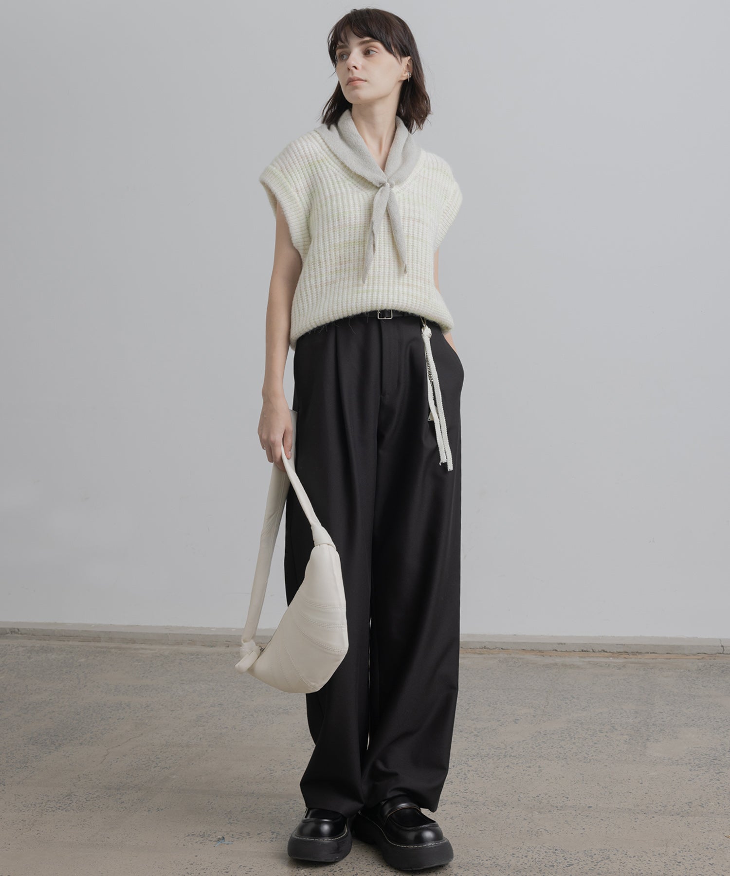 V neck knit vest 